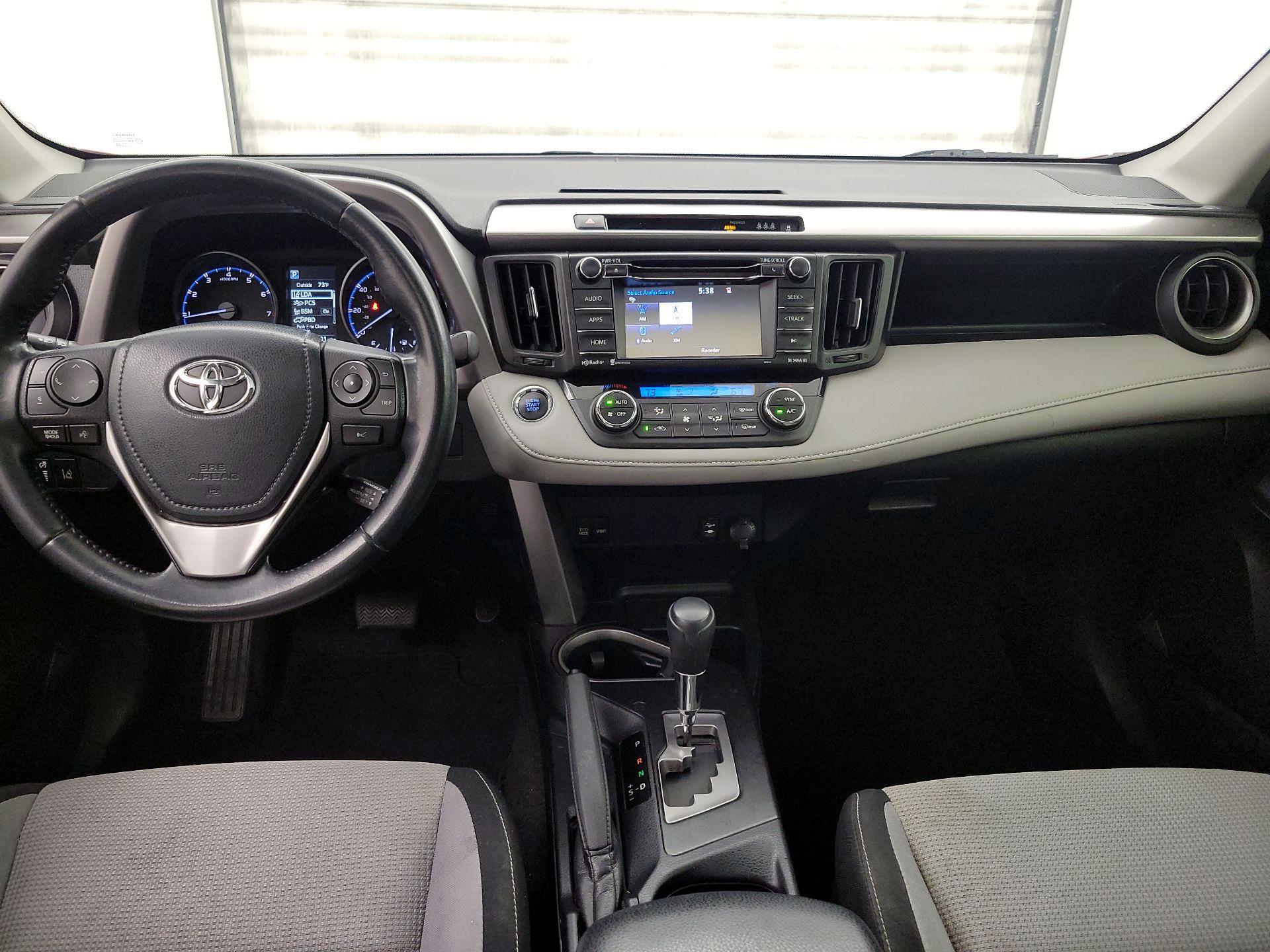 Thumbnail: 2017 Toyota RAV4 - 9