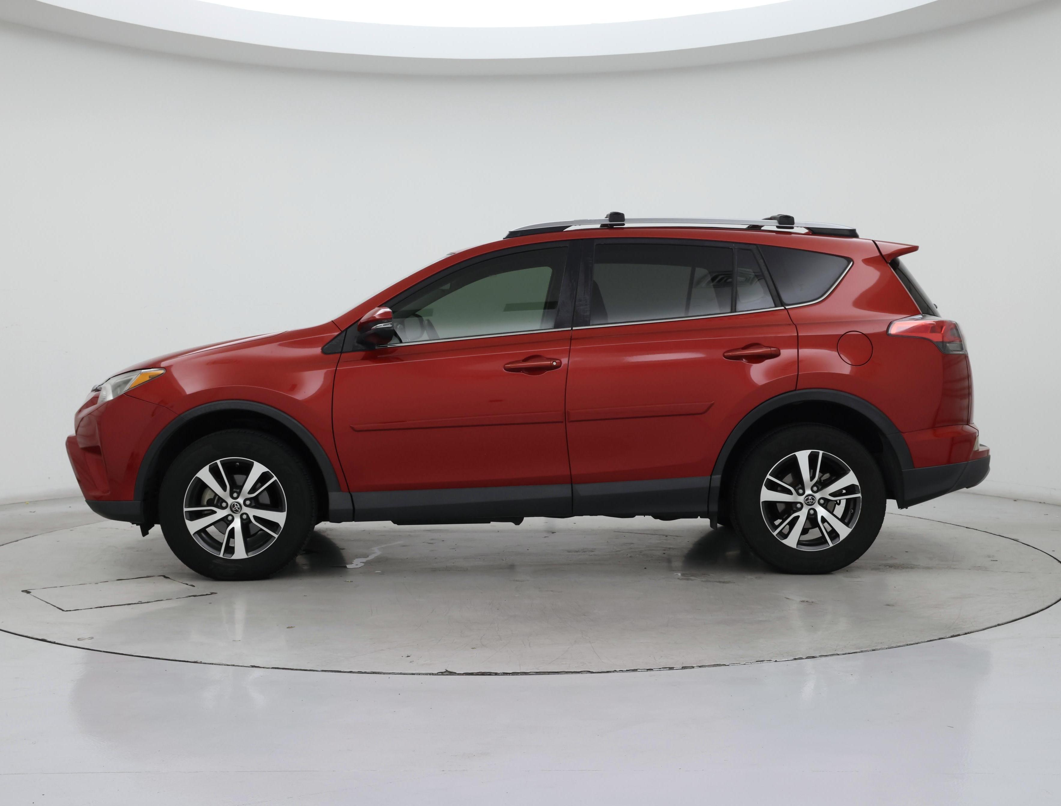 Thumbnail: 2017 Toyota RAV4 - 3