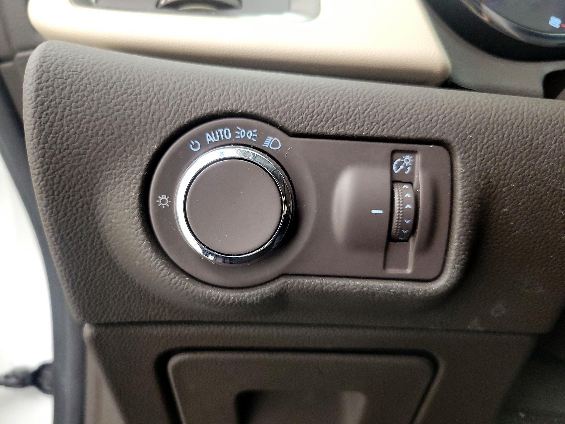Thumbnail: 2015 Buick Verano - 13