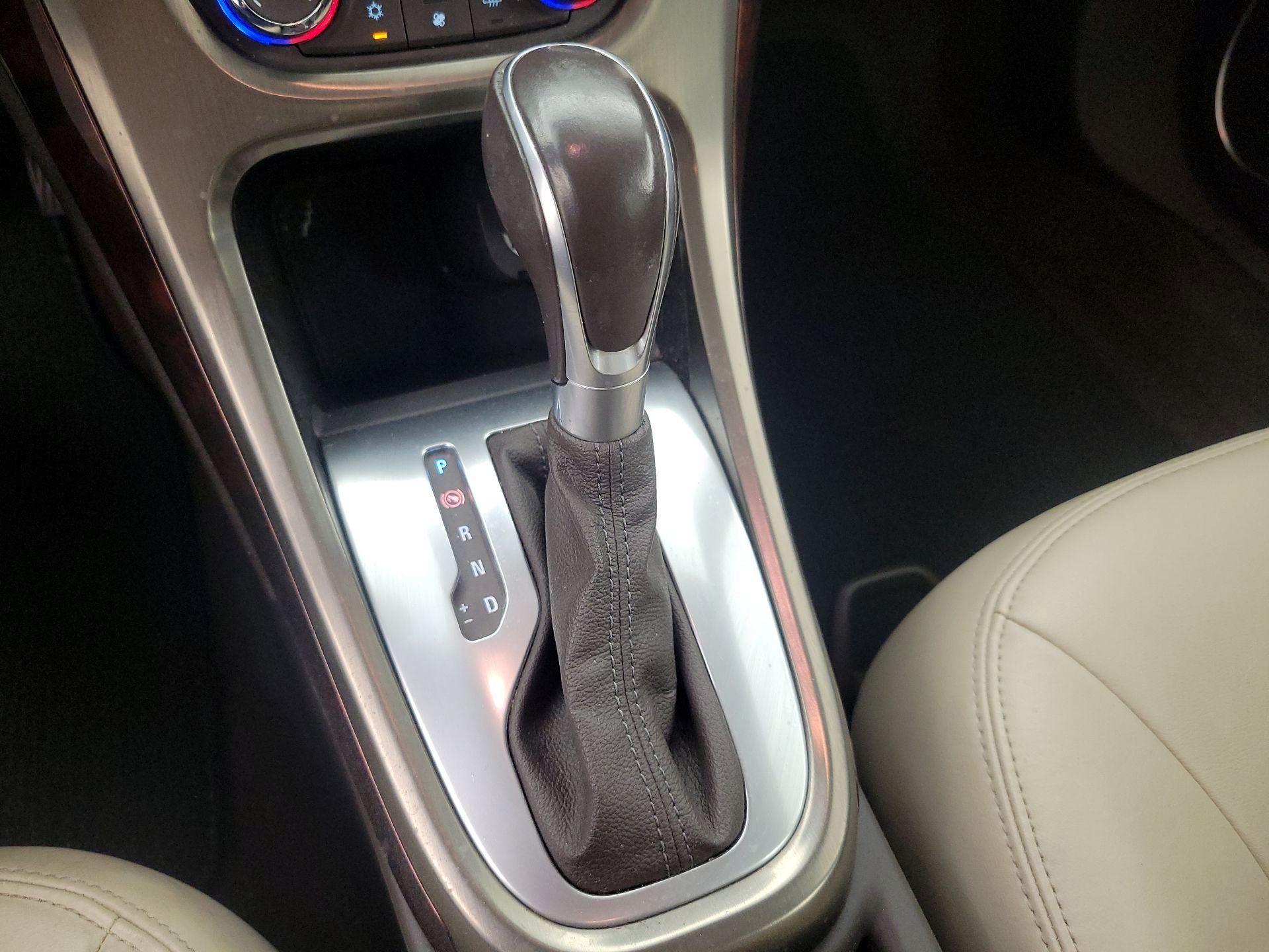 Thumbnail: 2015 Buick Verano - 16