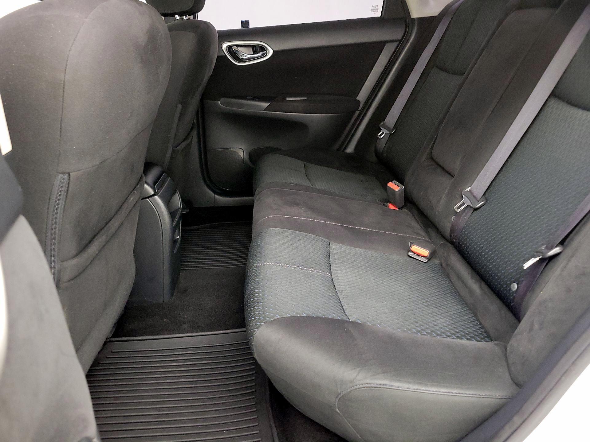 Thumbnail: 2015 Nissan Sentra - 19