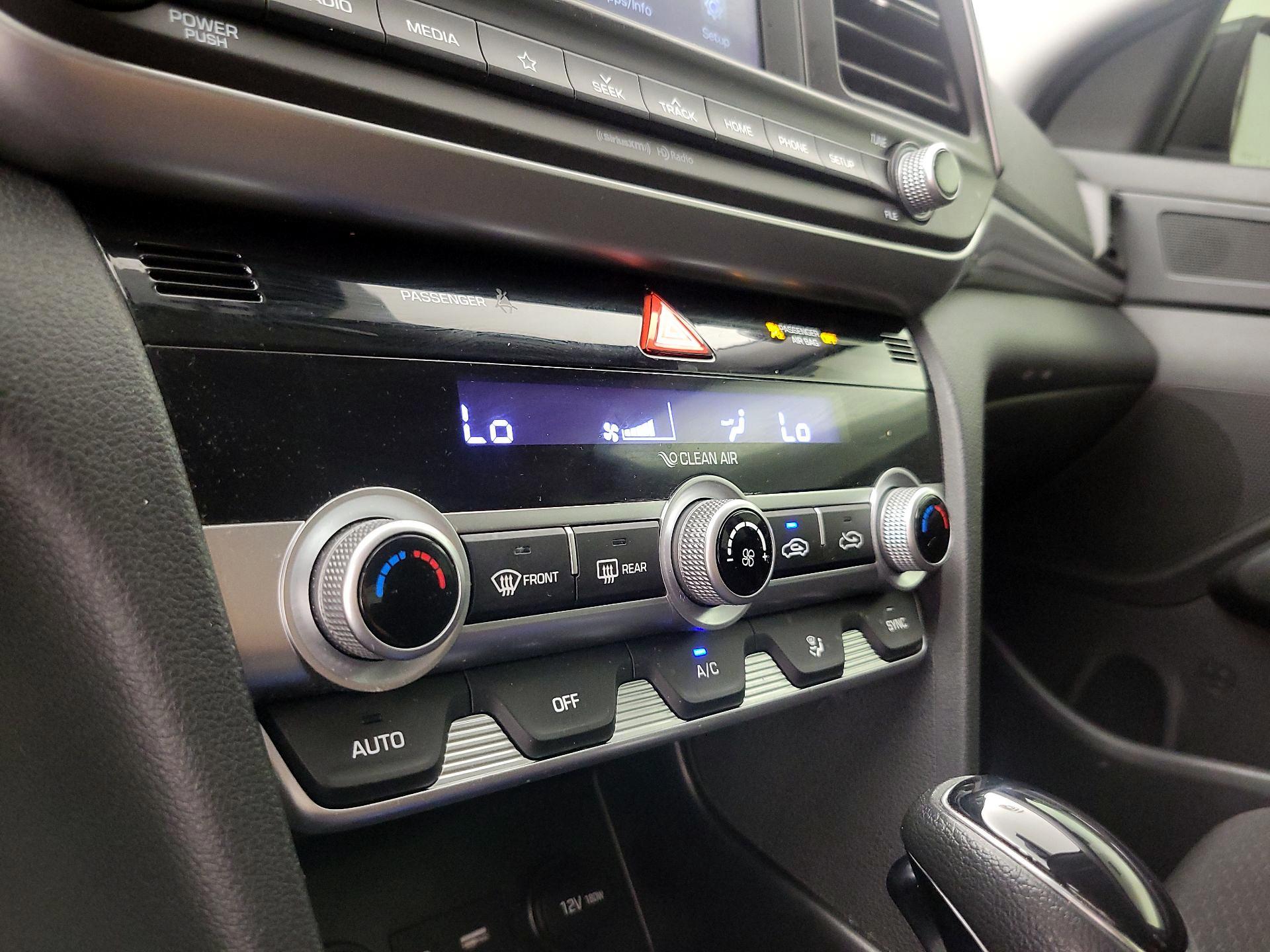 Thumbnail: 2020 Hyundai Elantra - 16