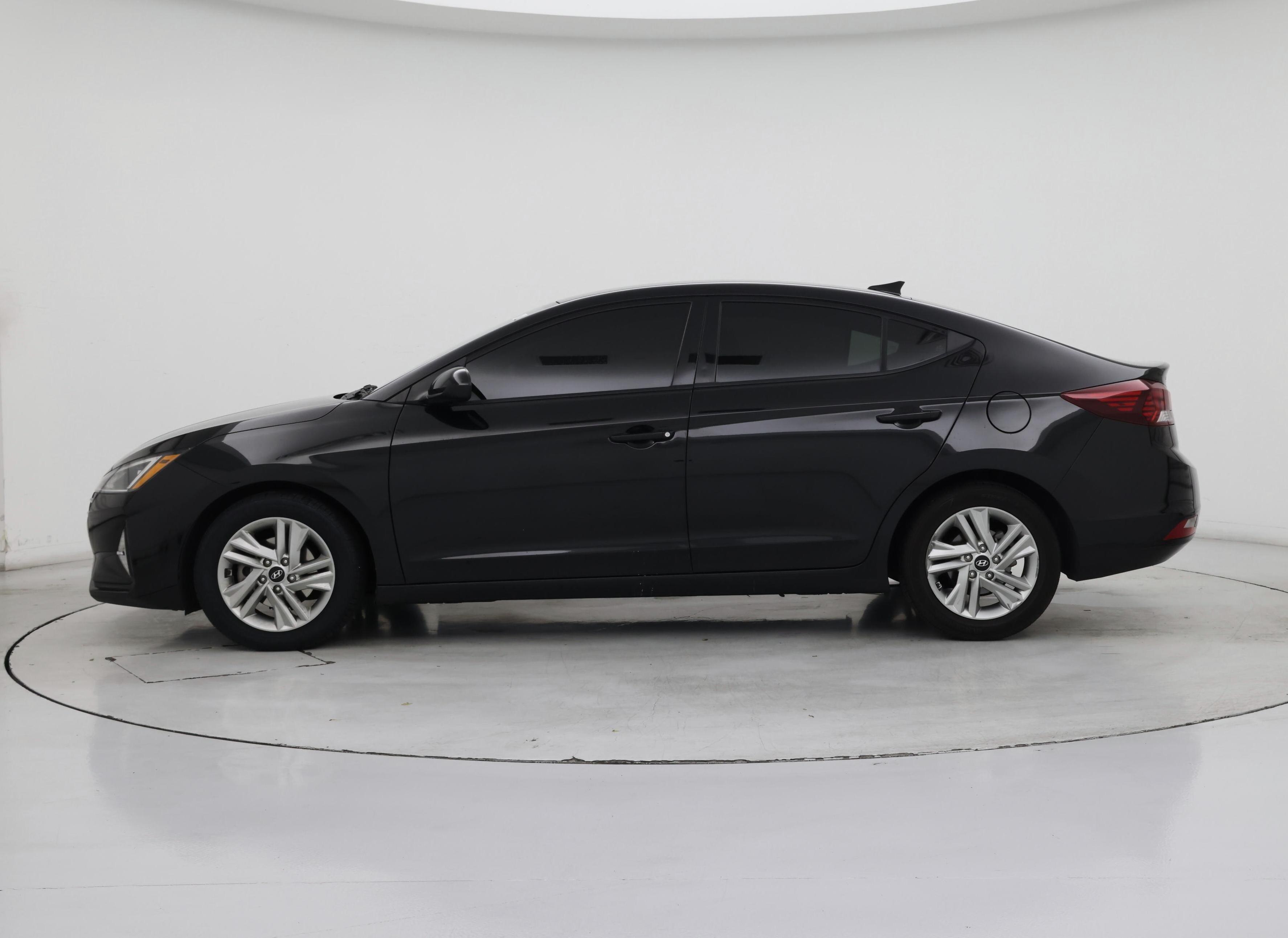 Thumbnail: 2020 Hyundai Elantra - 3