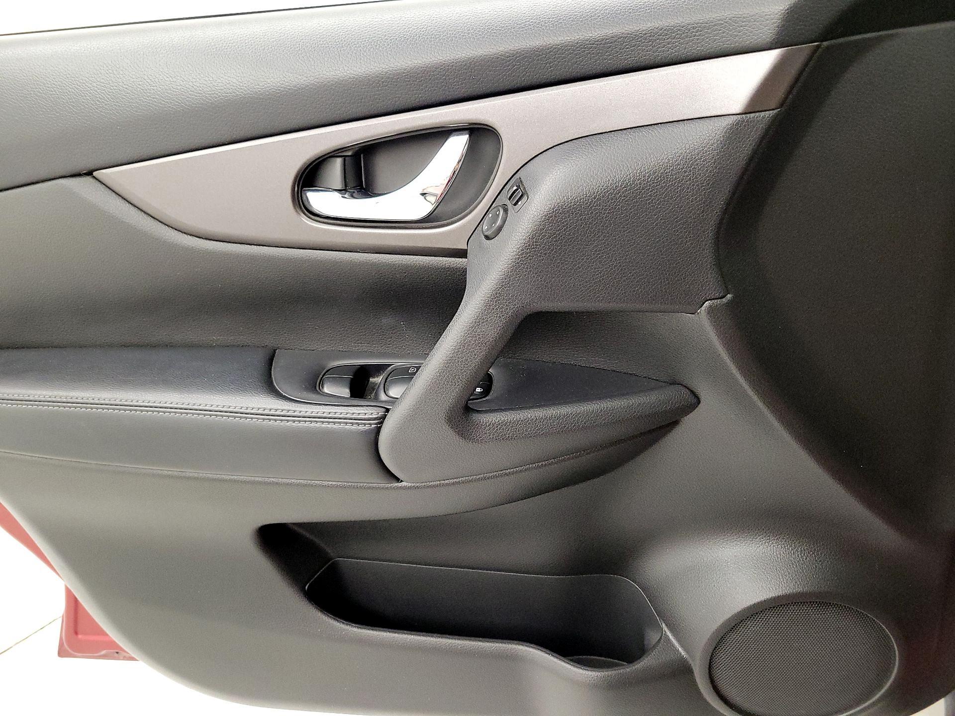 Thumbnail: 2014 Nissan Rogue - 12