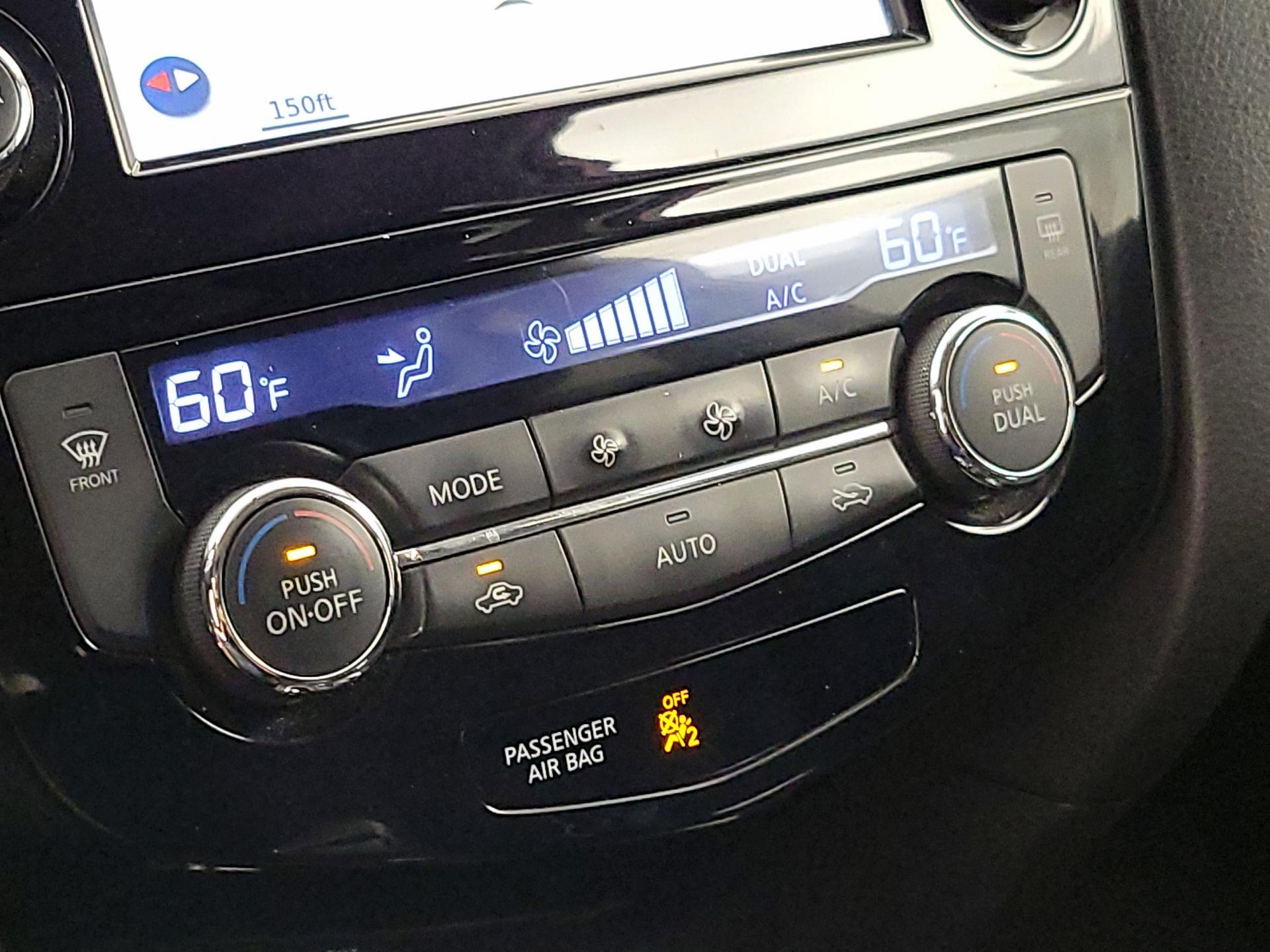 Thumbnail: 2014 Nissan Rogue - 16