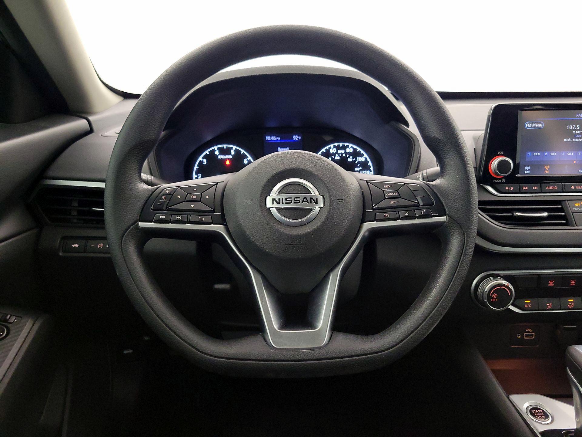 Thumbnail: 2022 Nissan Altima - 10