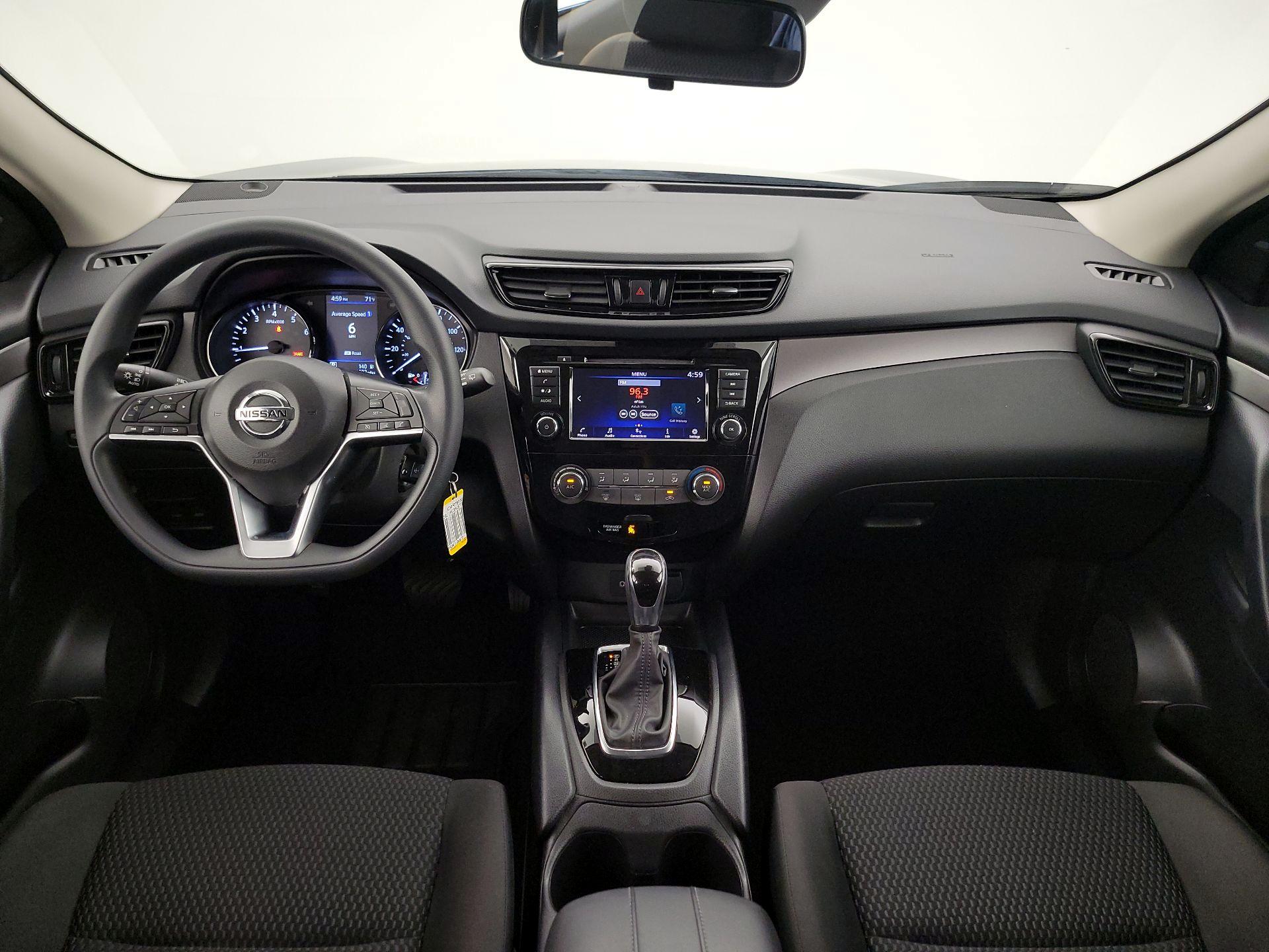 Thumbnail: 2021 Nissan Rogue Sport - 9