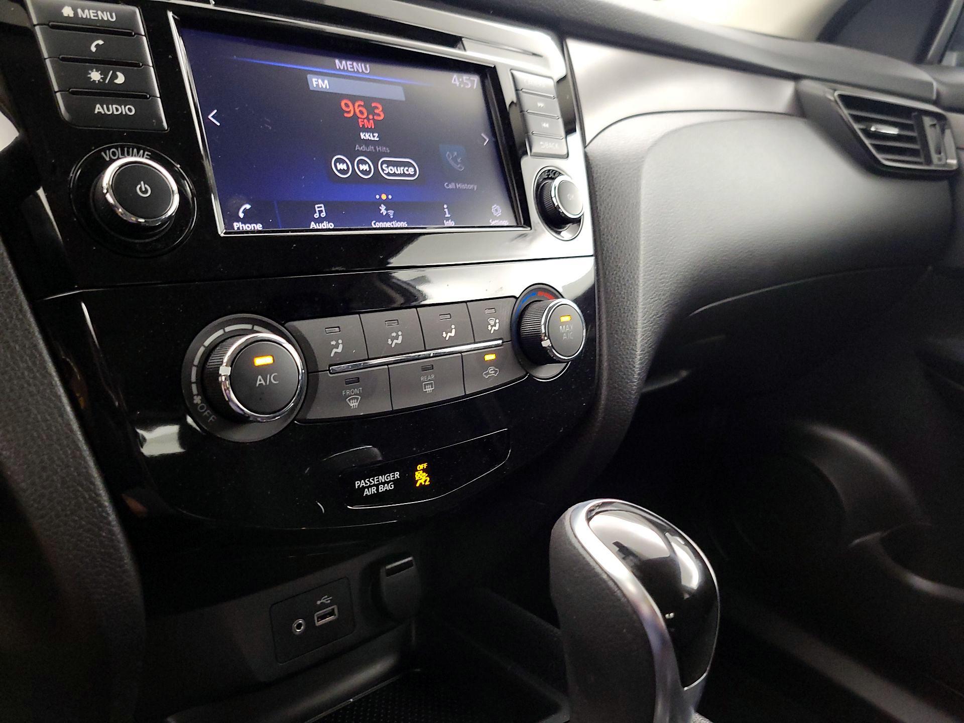 Thumbnail: 2021 Nissan Rogue Sport - 16