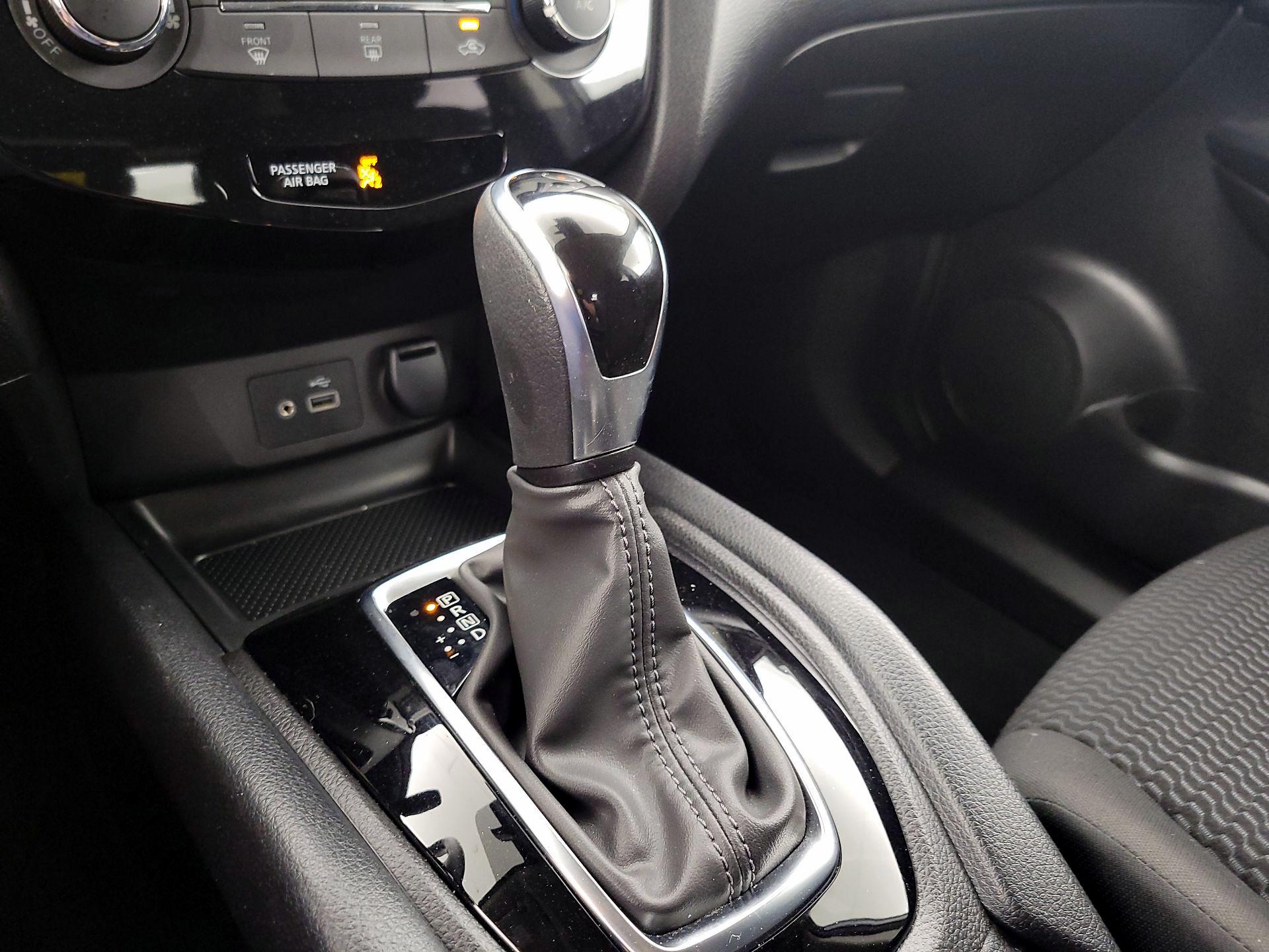Thumbnail: 2021 Nissan Rogue Sport - 17