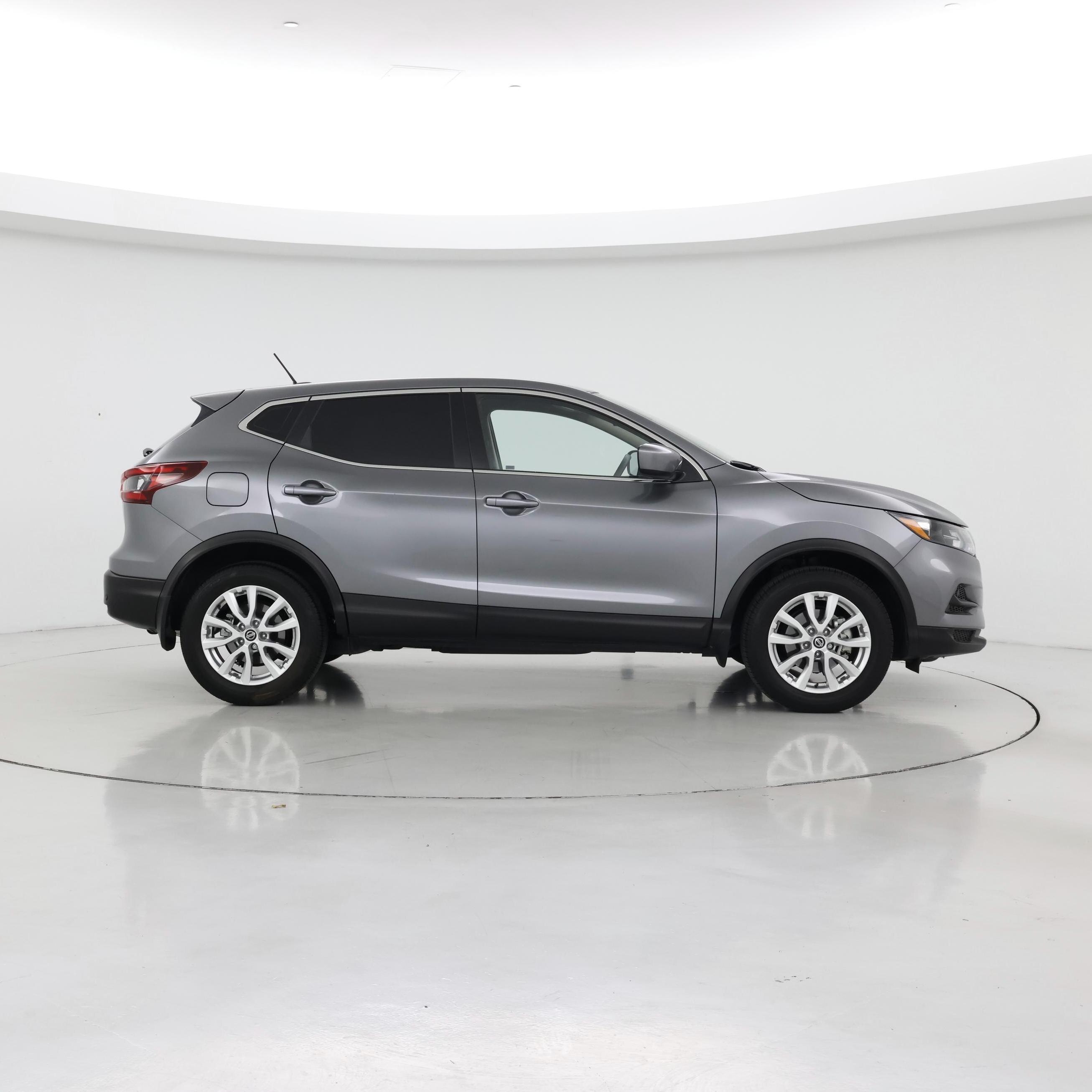 Thumbnail: 2021 Nissan Rogue Sport - 7