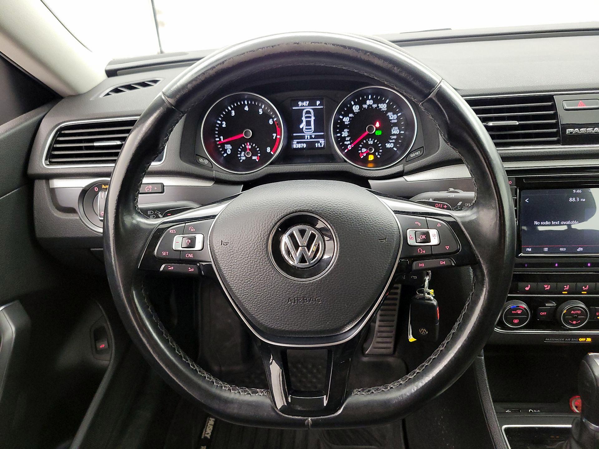 Thumbnail: 2018 Volkswagen Passat - 10