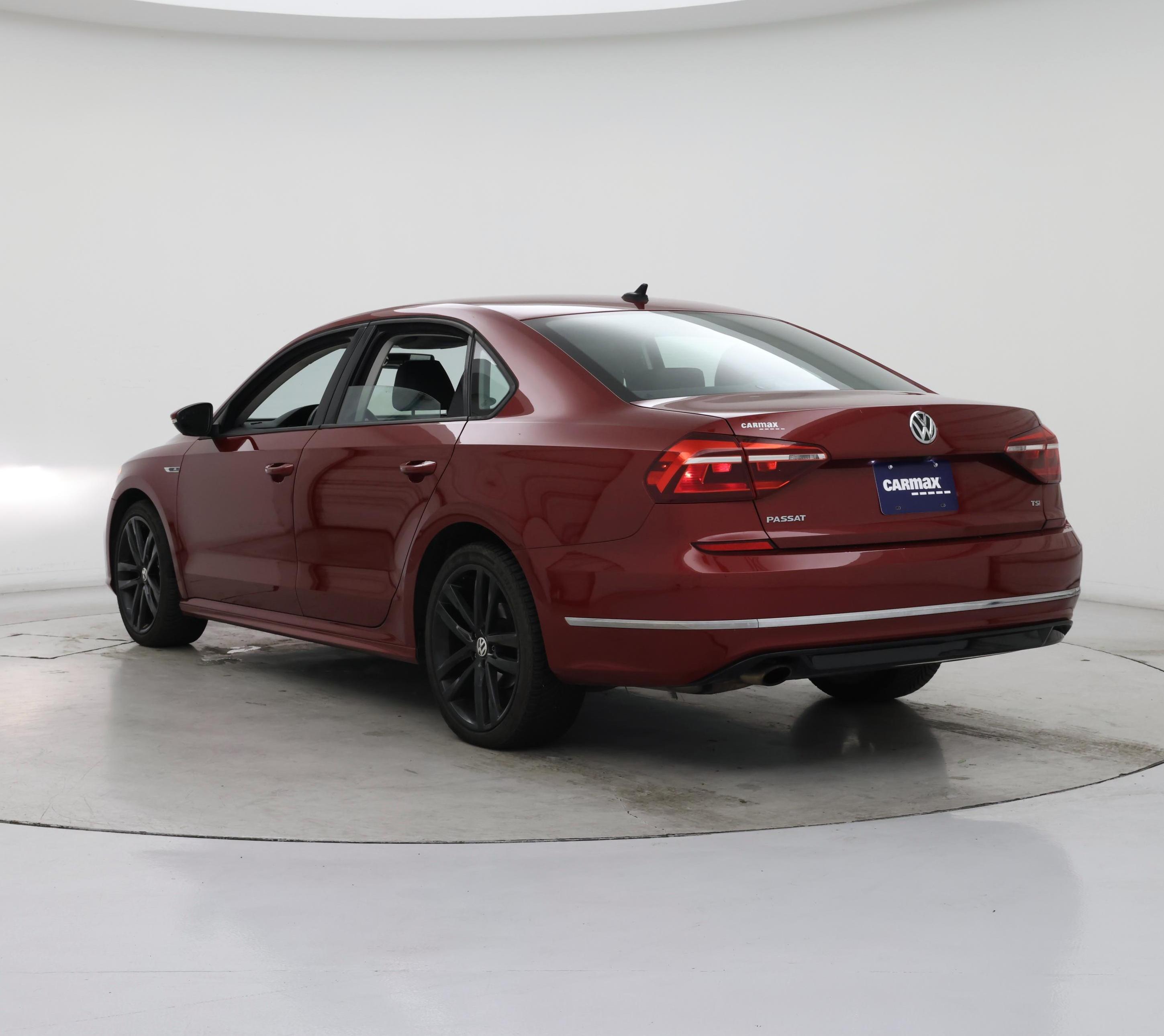 Thumbnail: 2018 Volkswagen Passat - 2