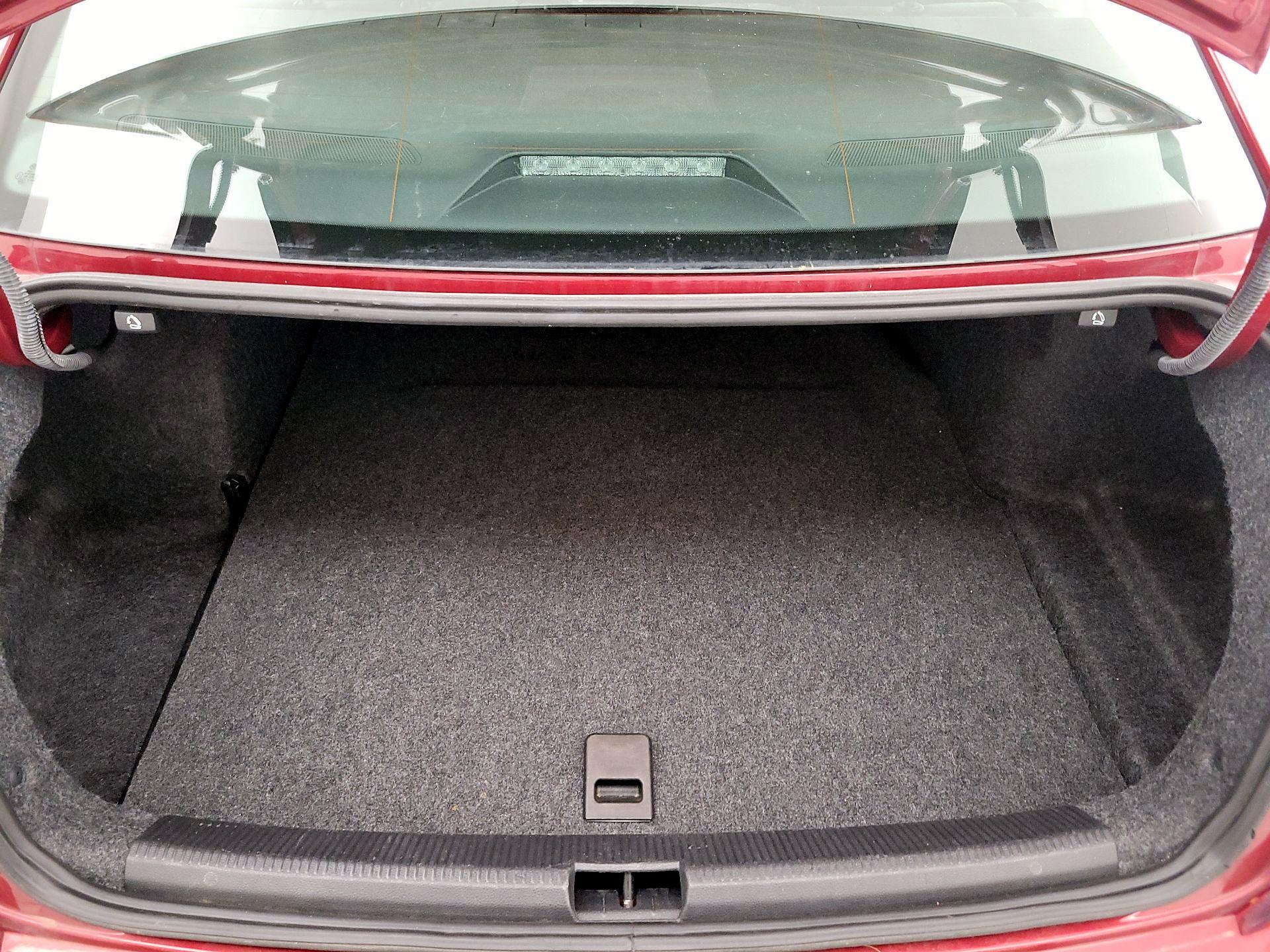 Thumbnail: 2018 Volkswagen Passat - 20