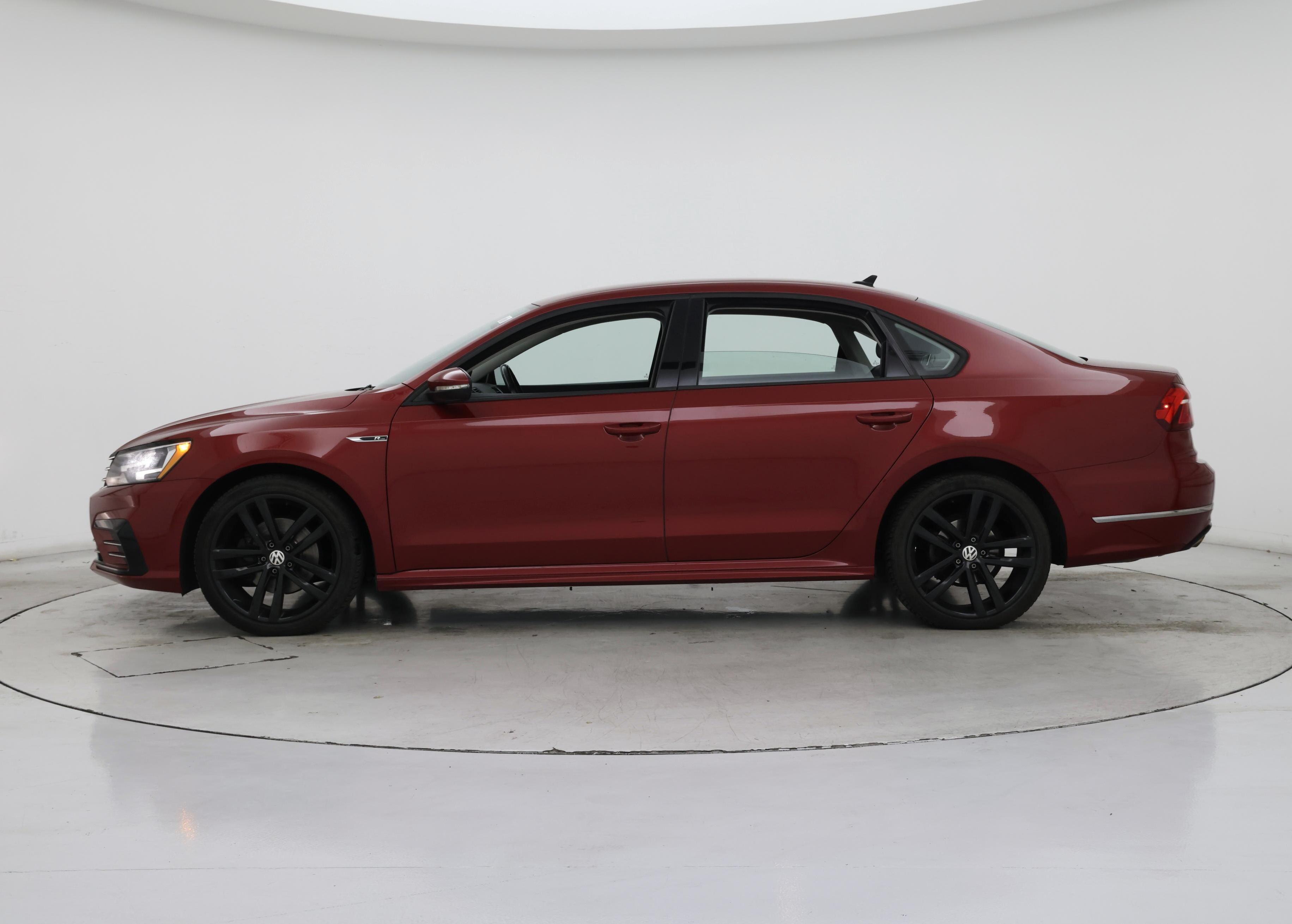Thumbnail: 2018 Volkswagen Passat - 3