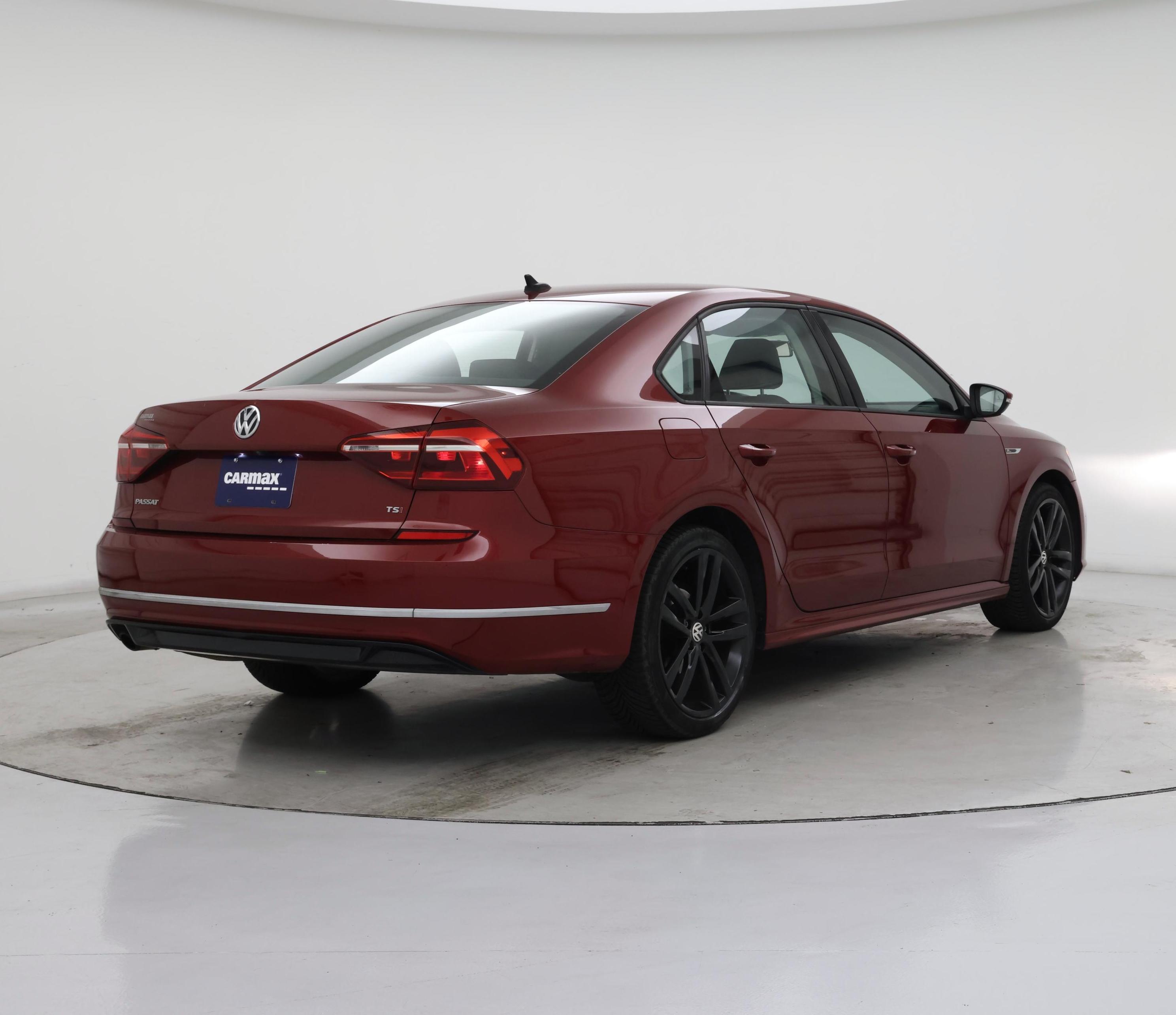 Thumbnail: 2018 Volkswagen Passat - 8