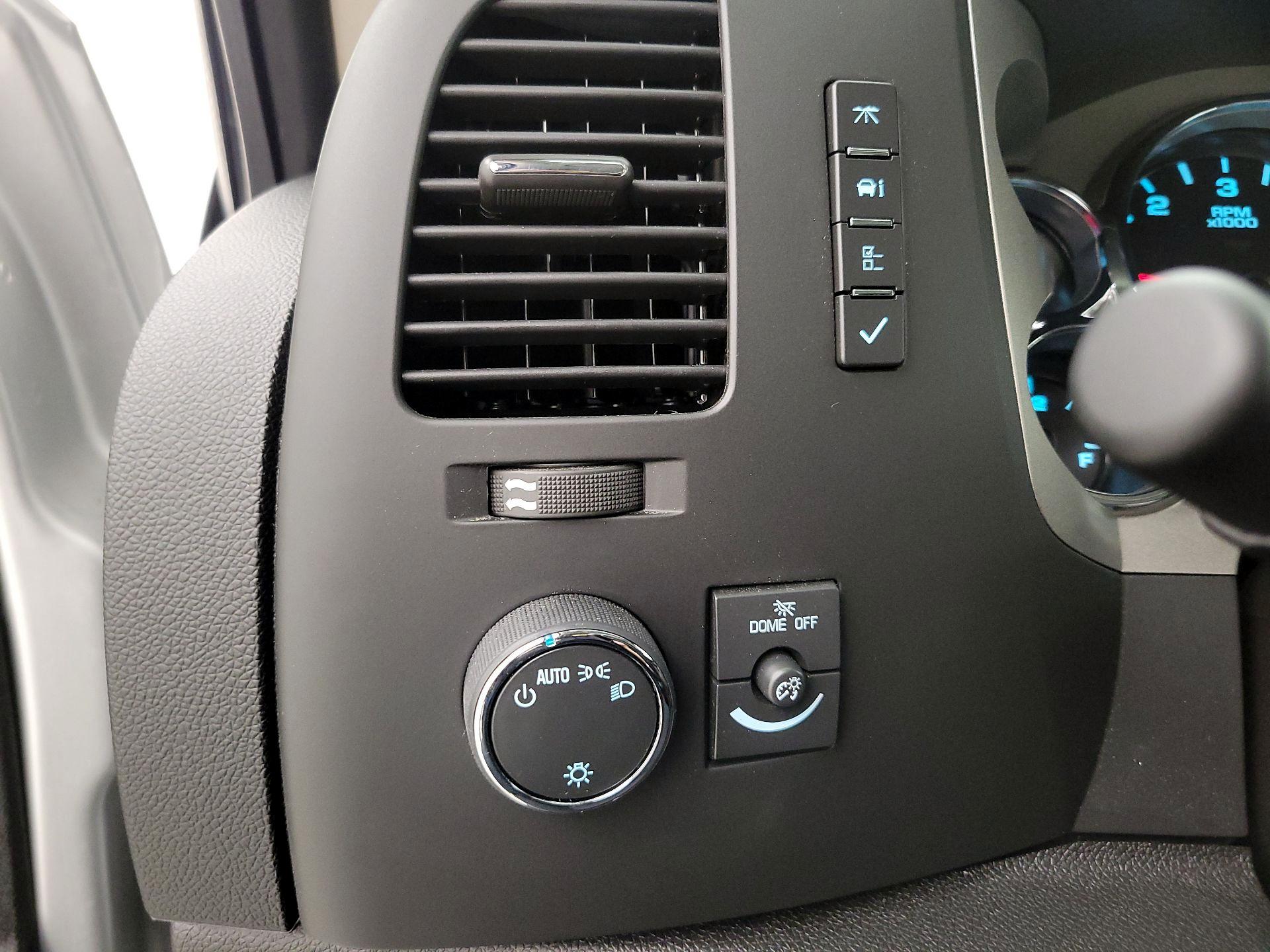 Thumbnail: 2013 Chevrolet Silverado 1500 - 13