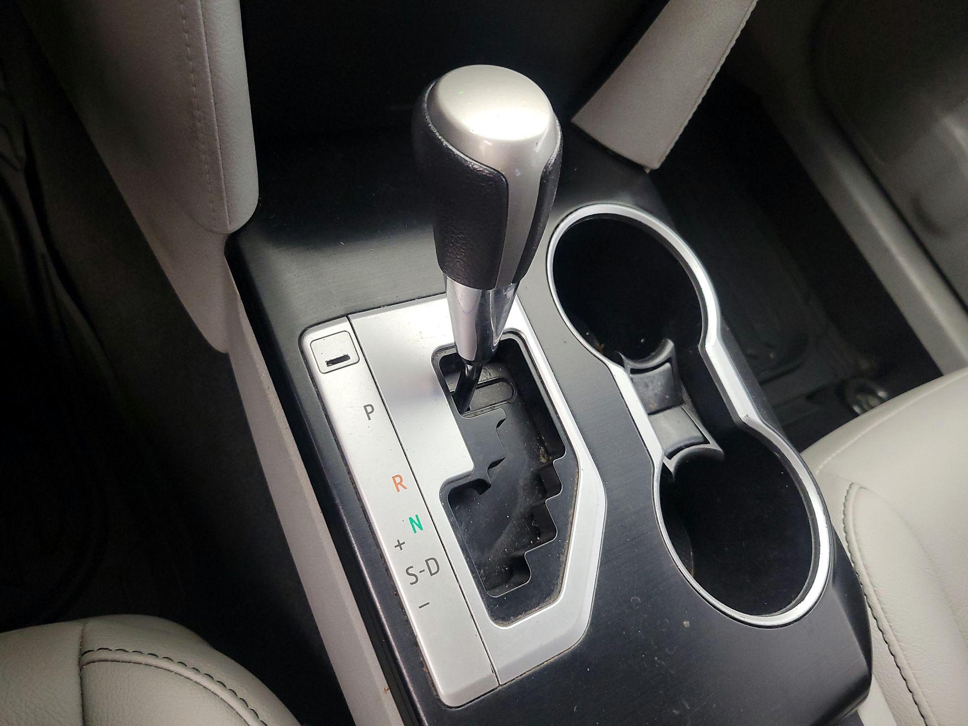 Thumbnail: 2014 Toyota Camry - 16