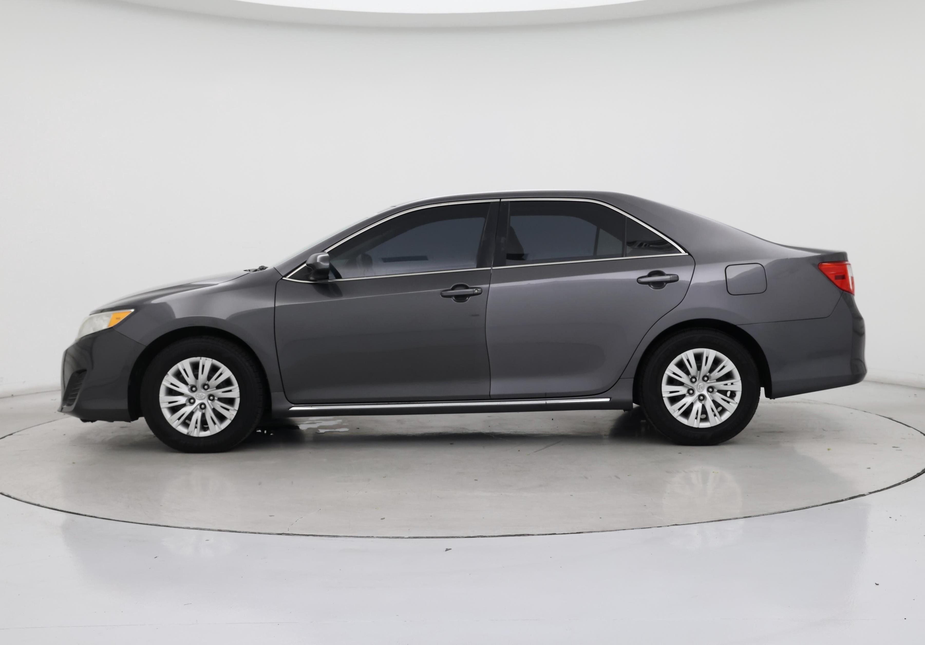 Thumbnail: 2014 Toyota Camry - 3