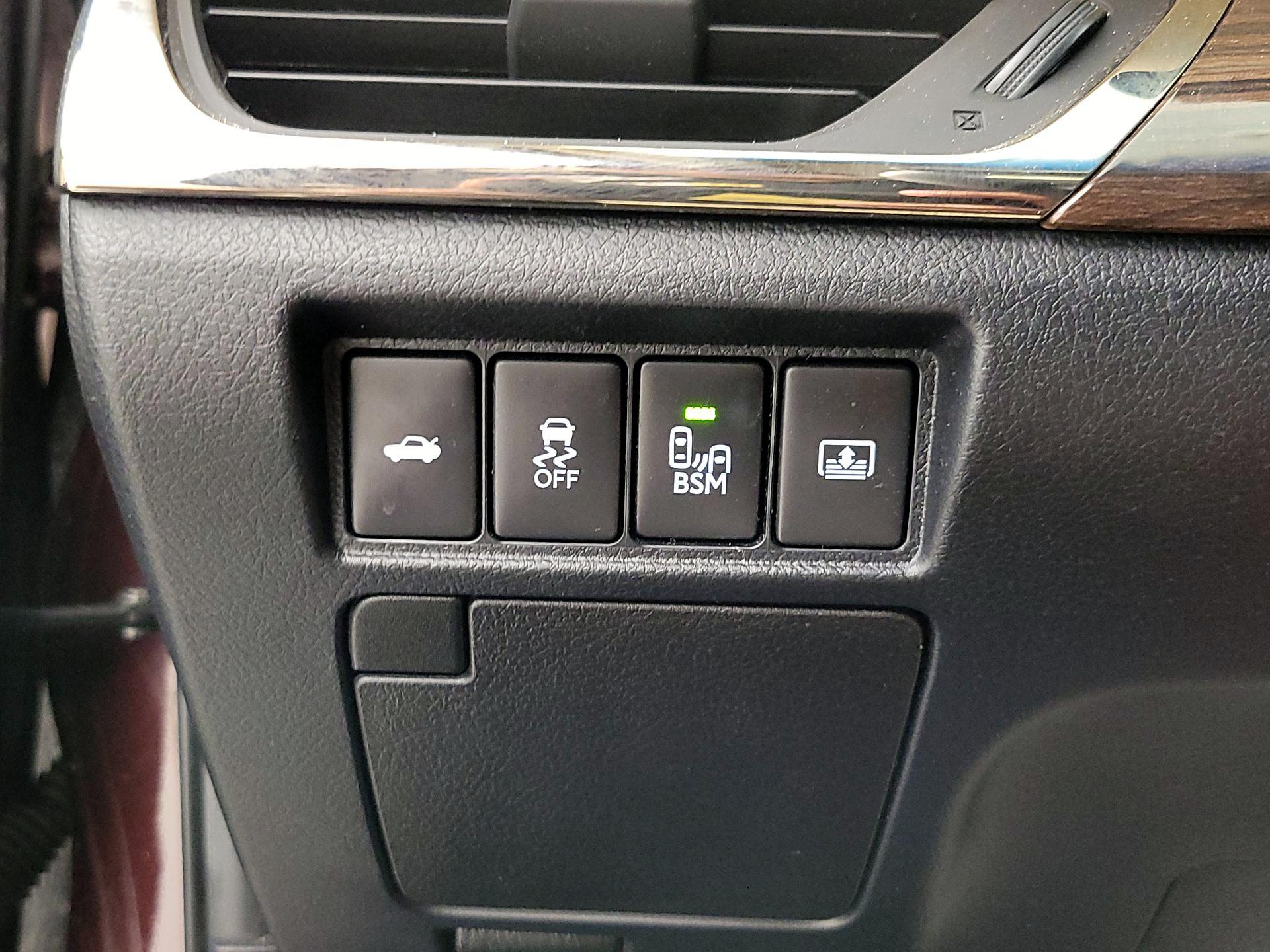 Thumbnail: 2014 Toyota Avalon - 13