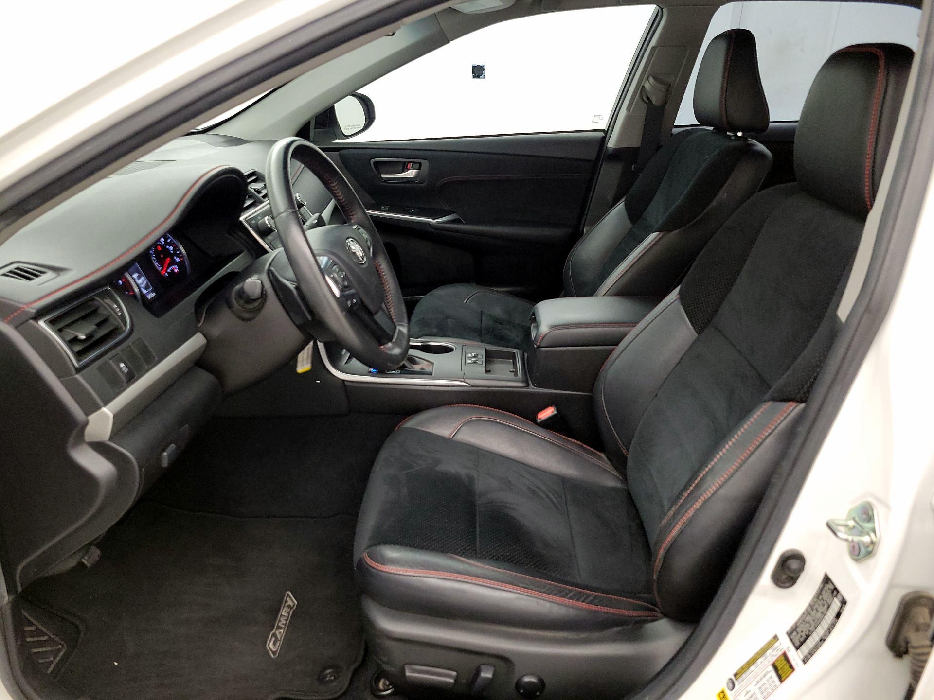 Thumbnail: 2017 Toyota Camry - 11