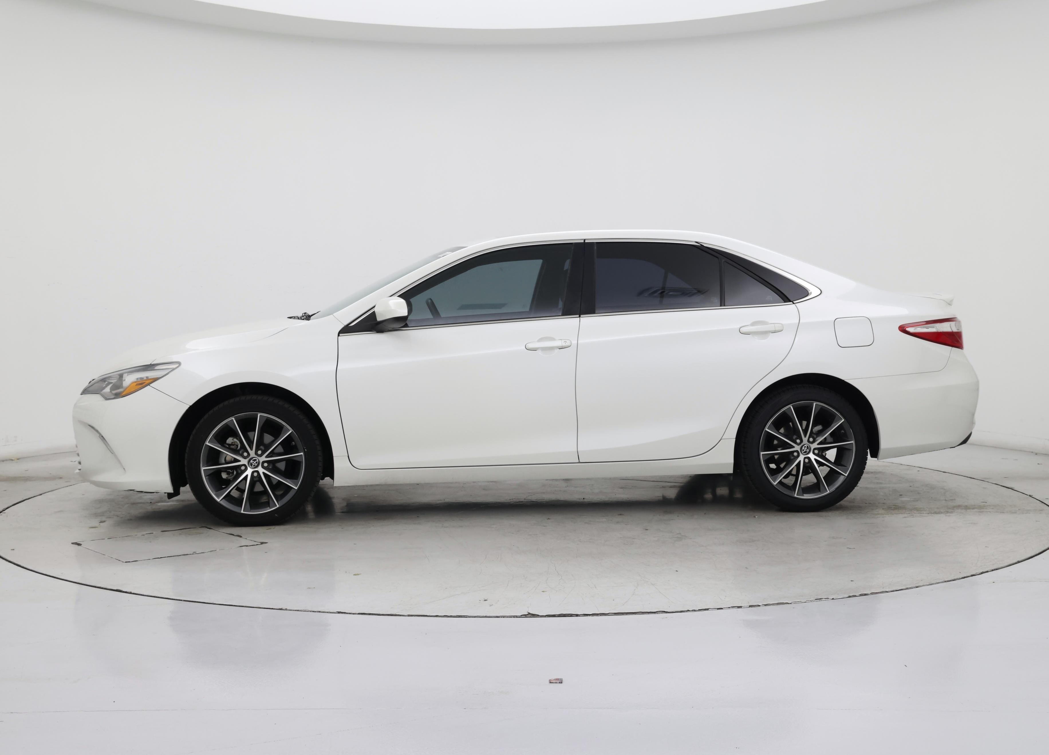 Thumbnail: 2017 Toyota Camry - 3