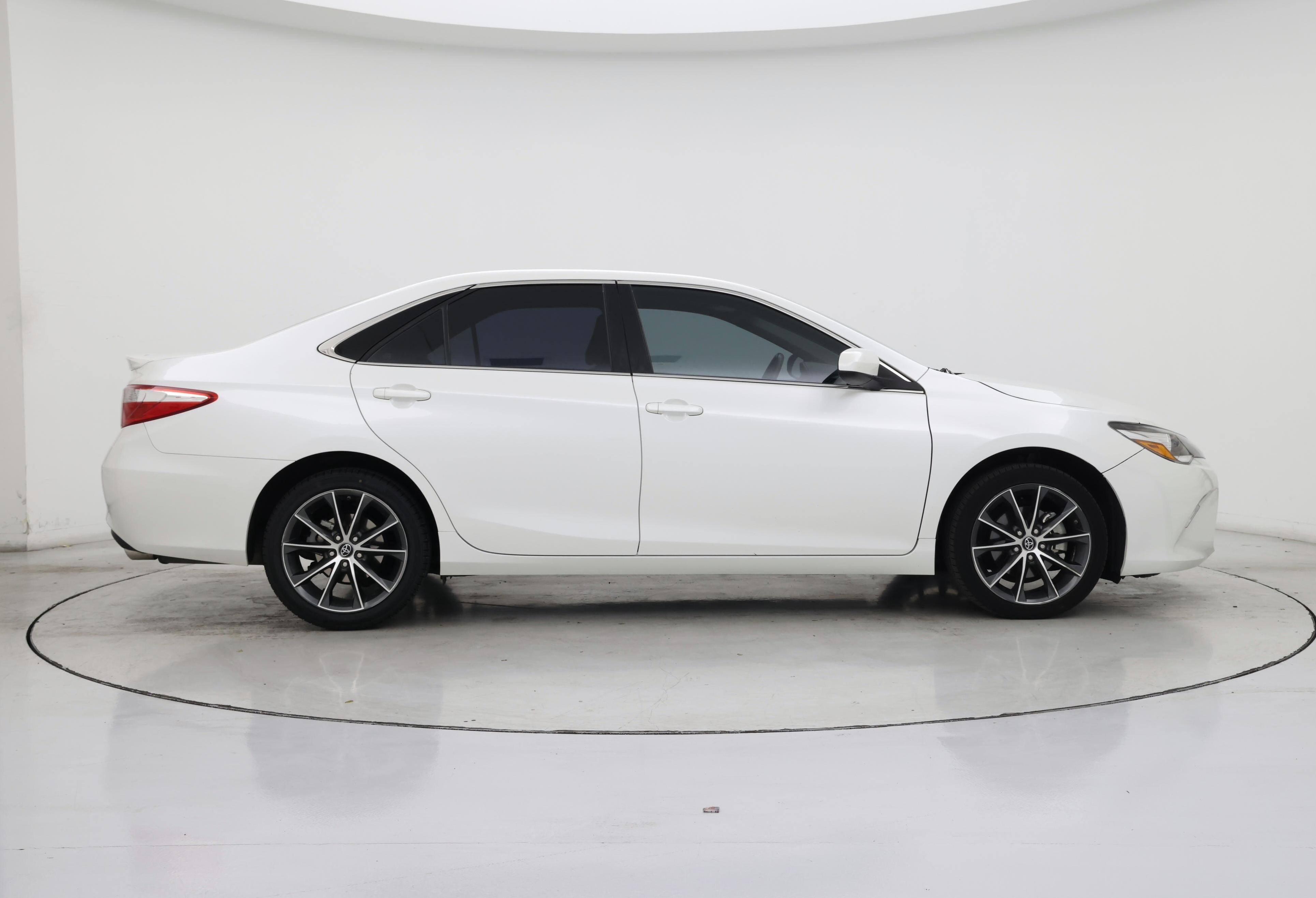 Thumbnail: 2017 Toyota Camry - 7