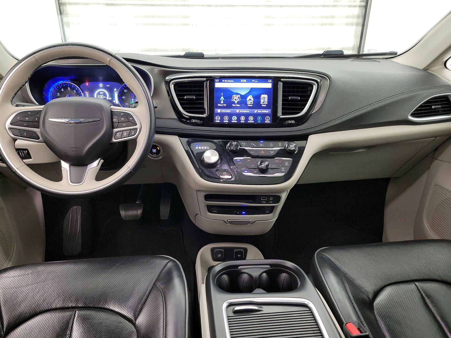 Thumbnail: 2018 Chrysler Pacifica - 9