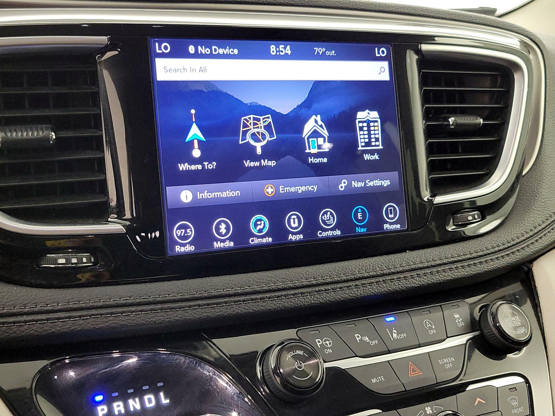 Thumbnail: 2018 Chrysler Pacifica - 14