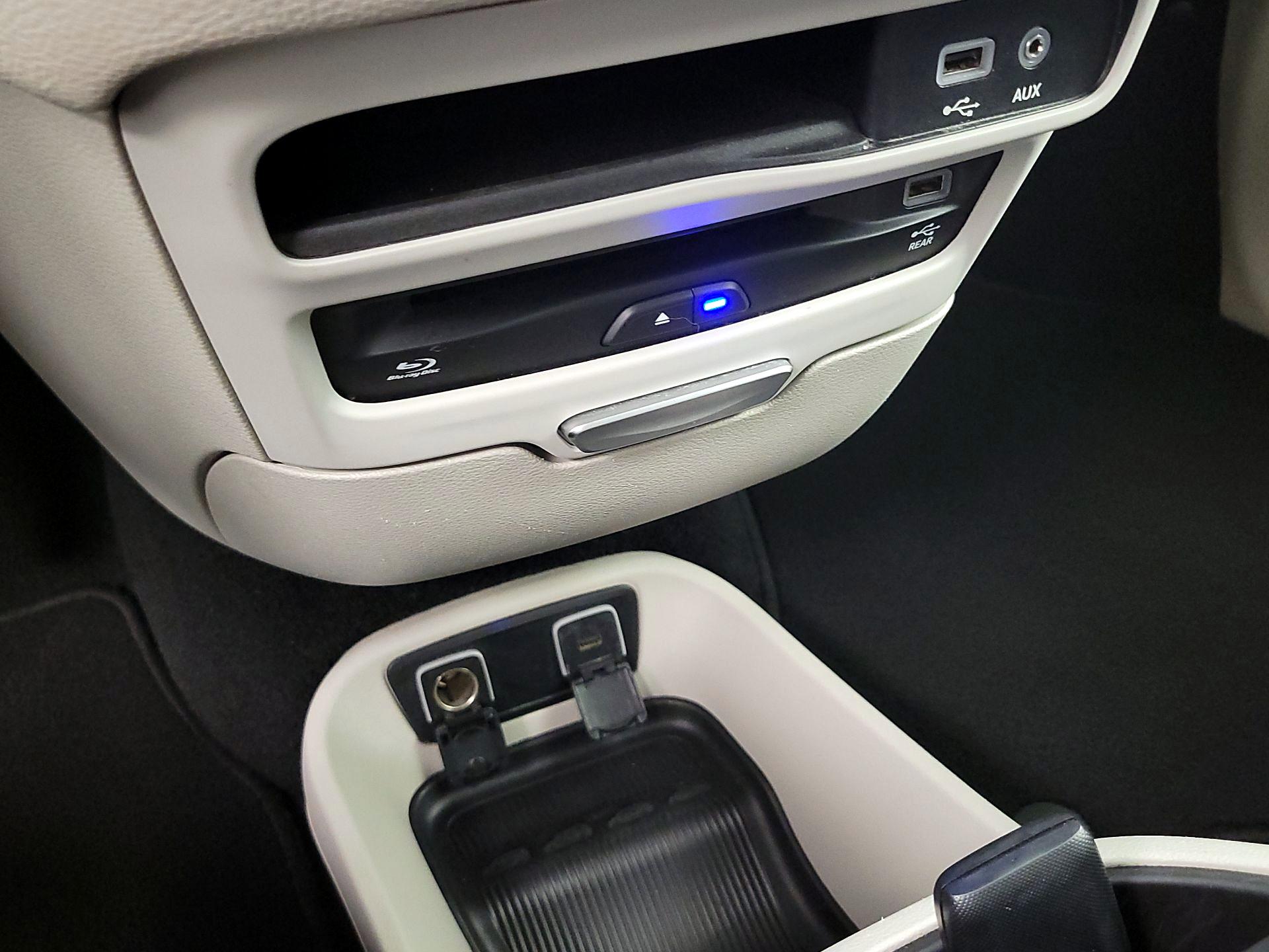 Thumbnail: 2018 Chrysler Pacifica - 19