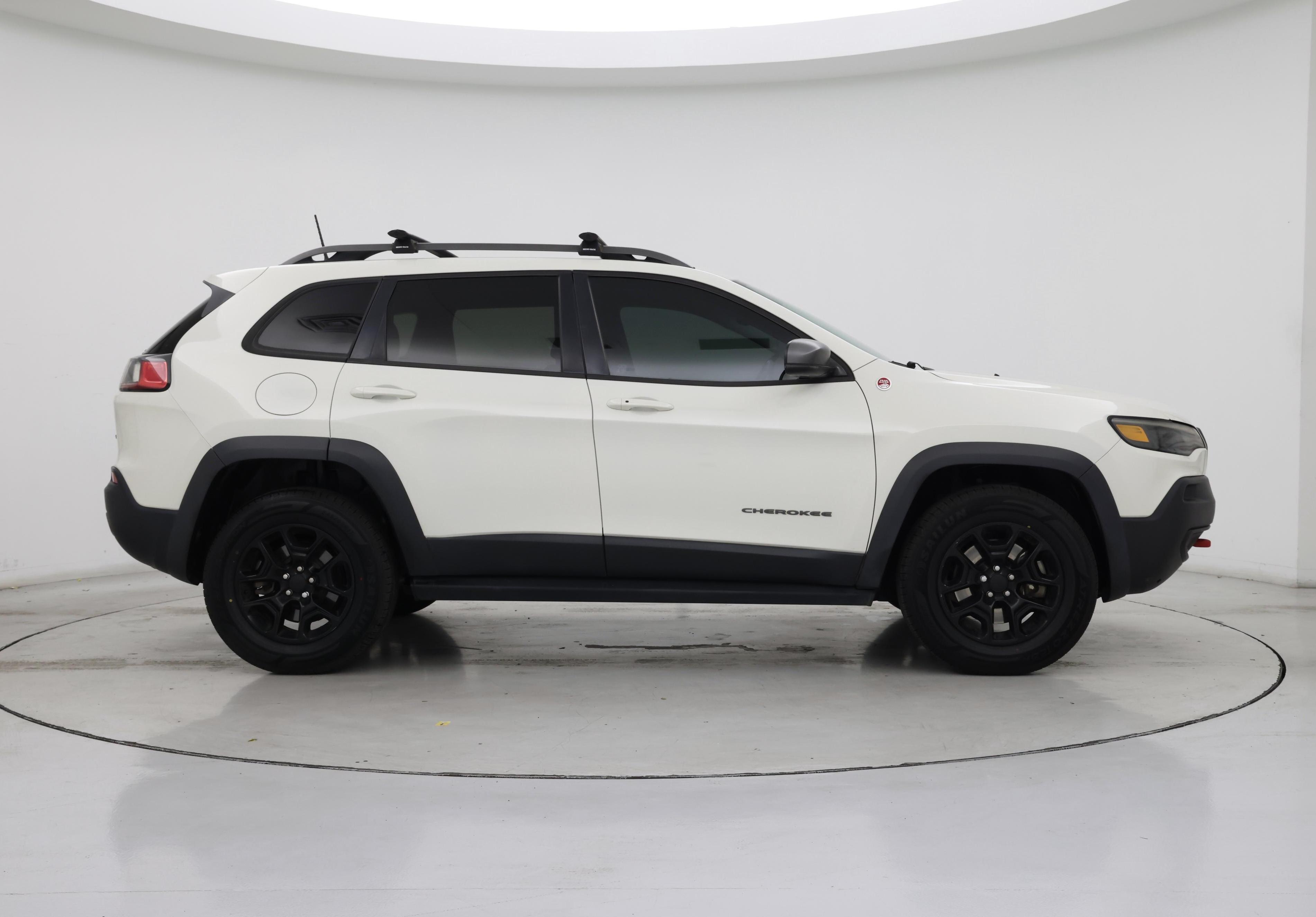 Thumbnail: 2019 Jeep Cherokee - 7