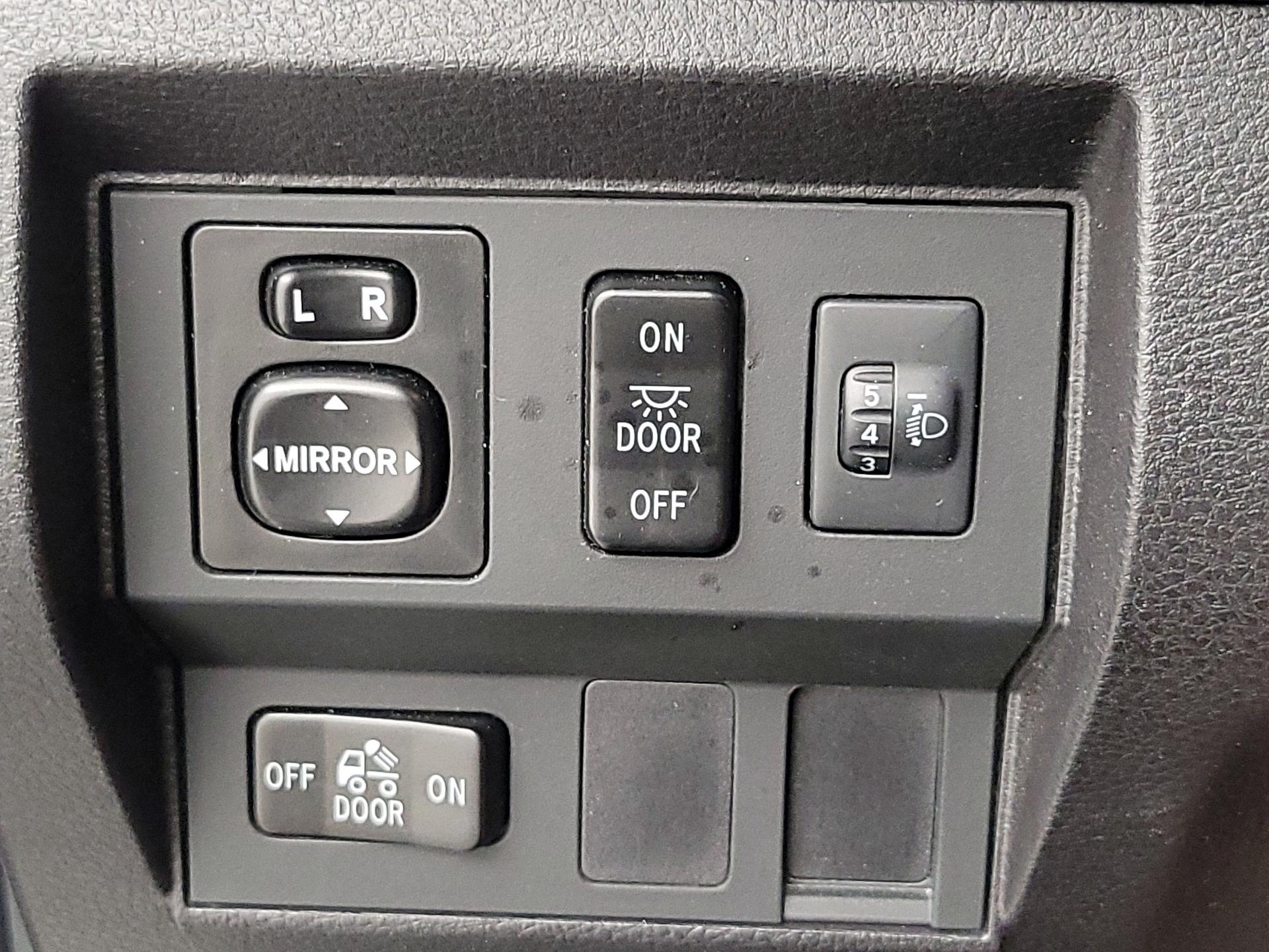 Thumbnail: 2015 Toyota Tundra - 13