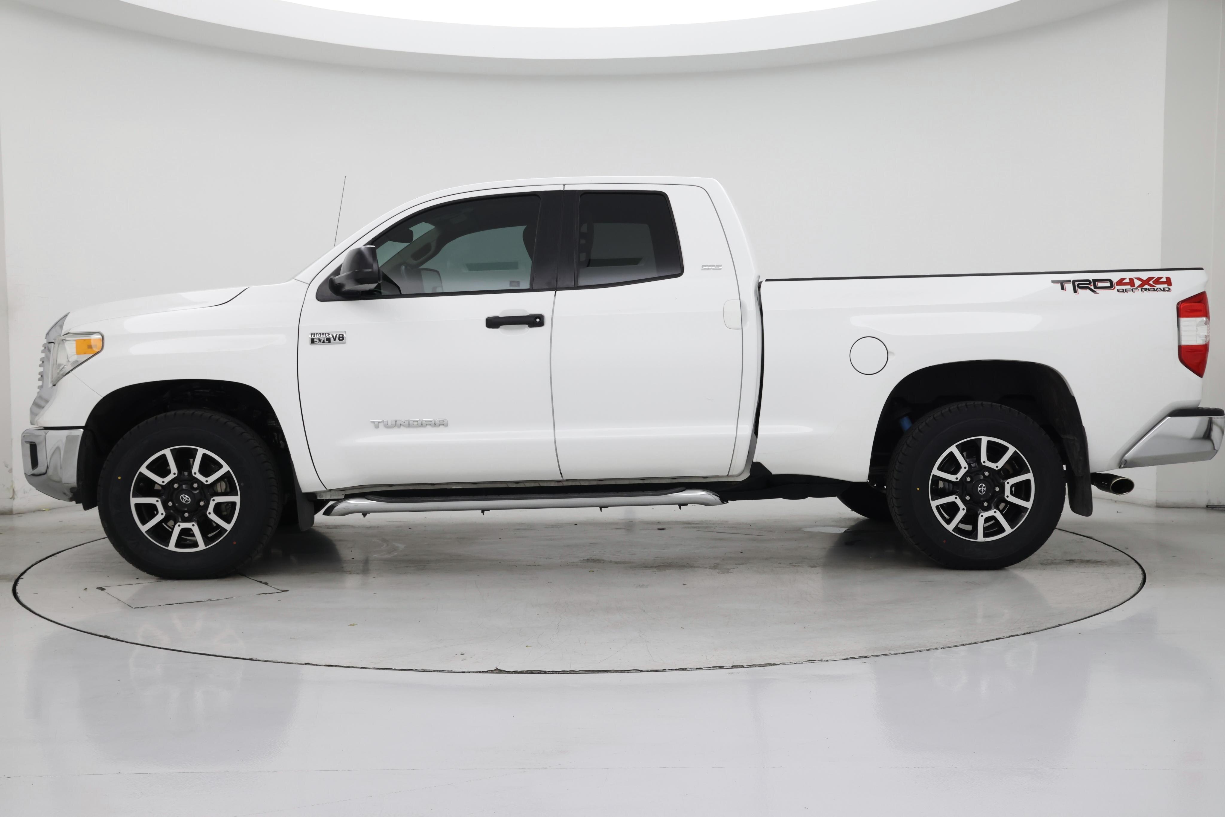 Thumbnail: 2015 Toyota Tundra - 3