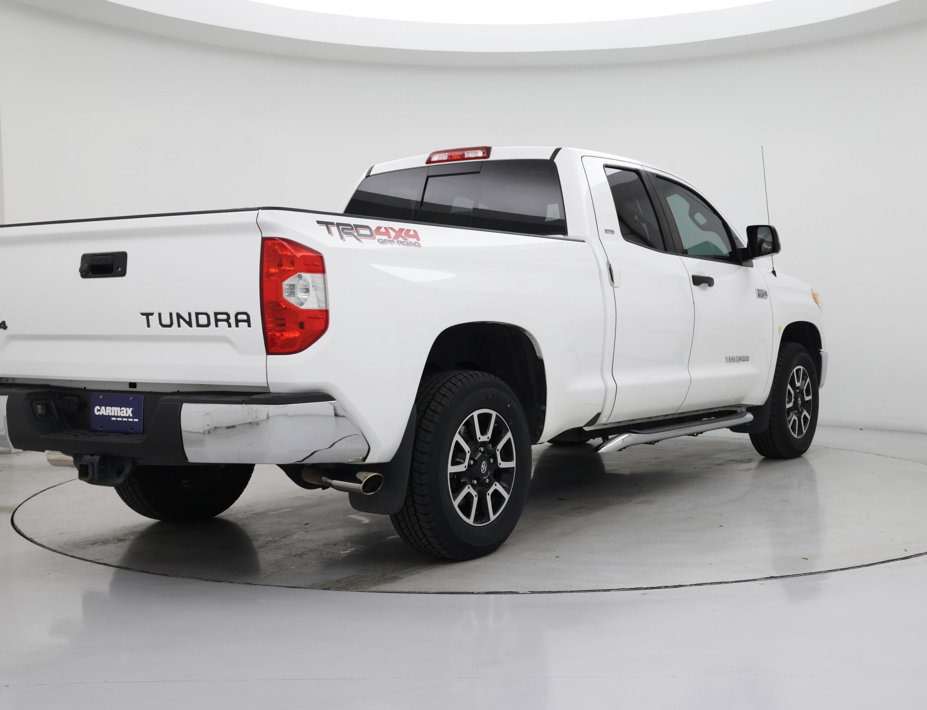 Thumbnail: 2015 Toyota Tundra - 8