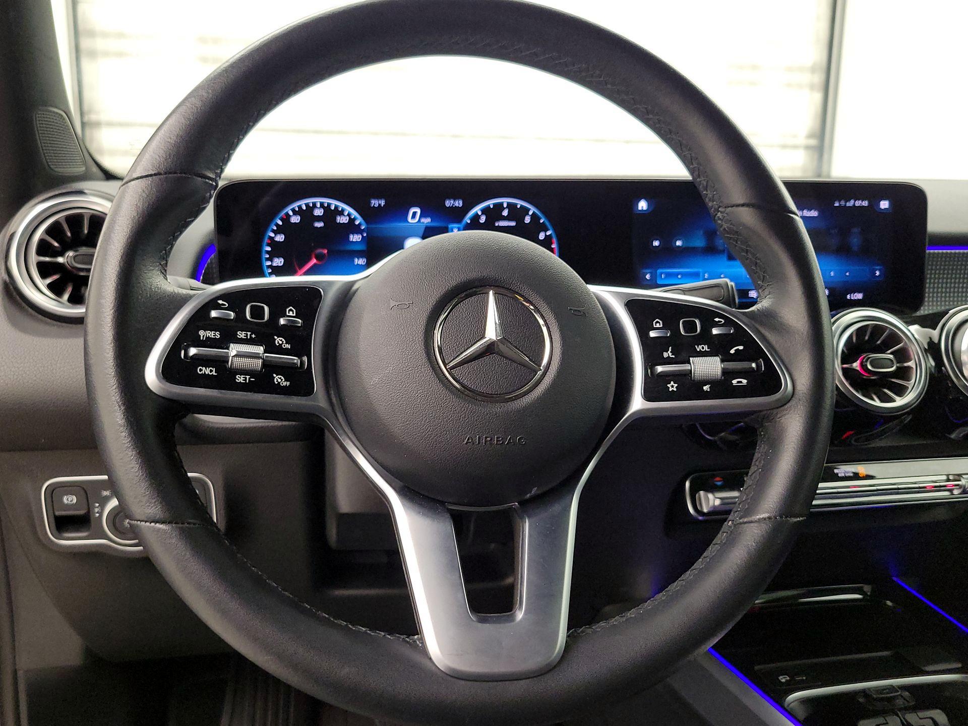 Thumbnail: 2022 Mercedes-Benz GLB - 10