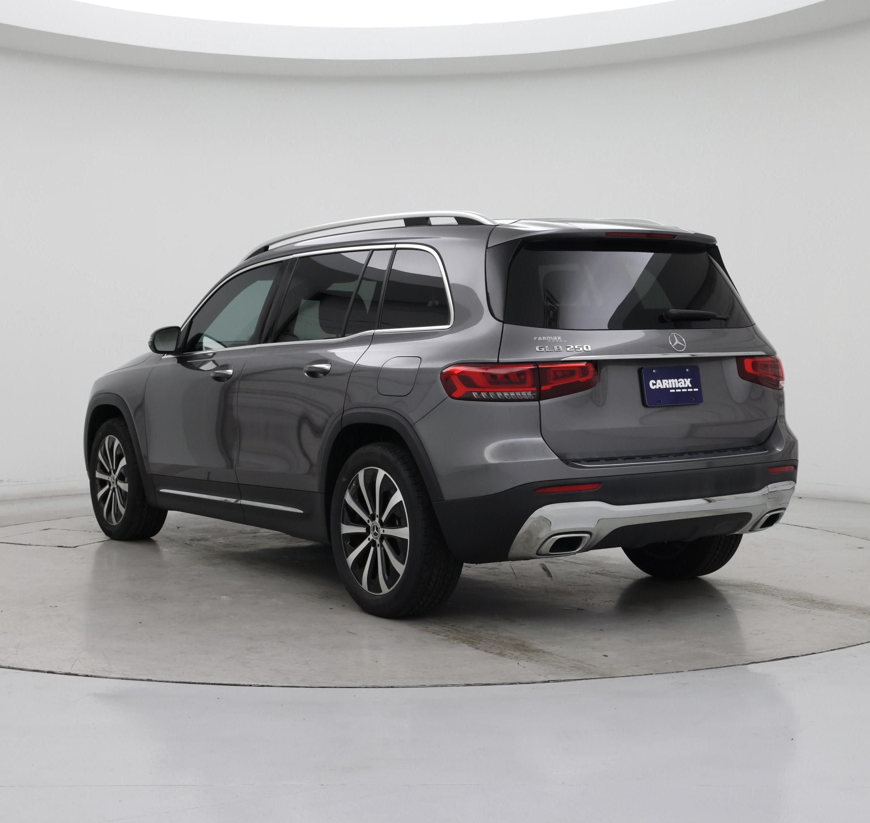 Thumbnail: 2022 Mercedes-Benz GLB - 2