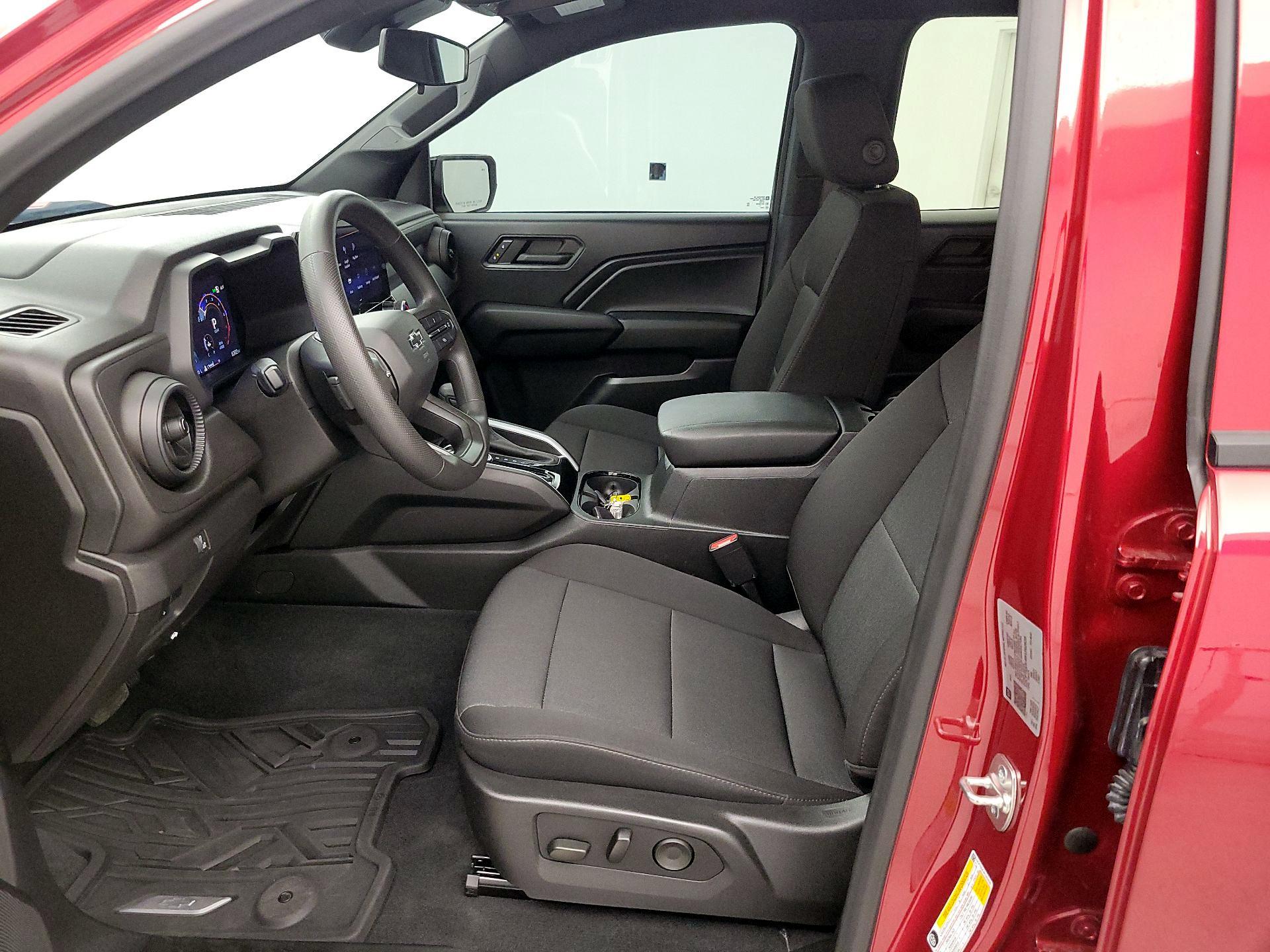 Thumbnail: 2024 Chevrolet Colorado - 11
