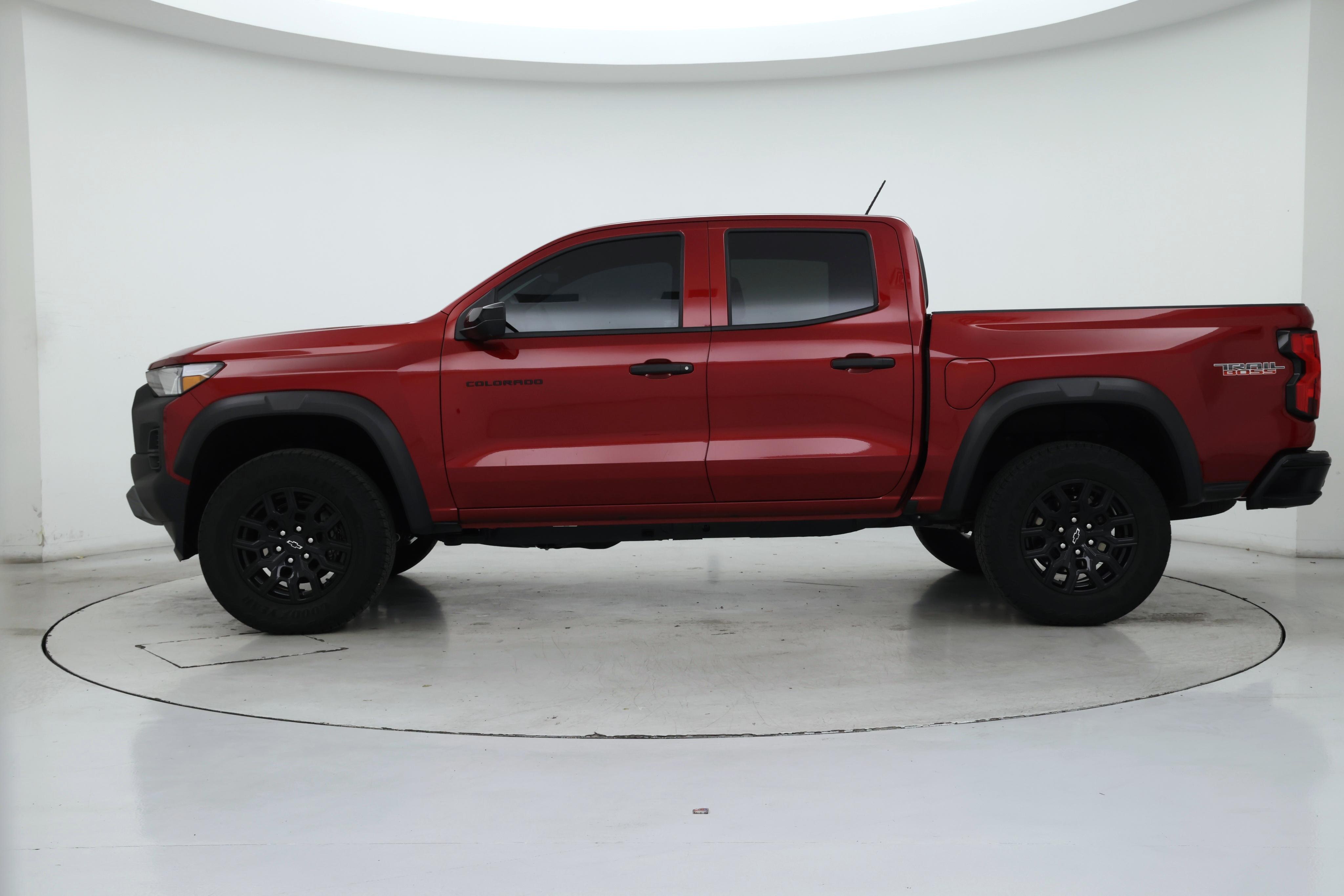 Thumbnail: 2024 Chevrolet Colorado - 3