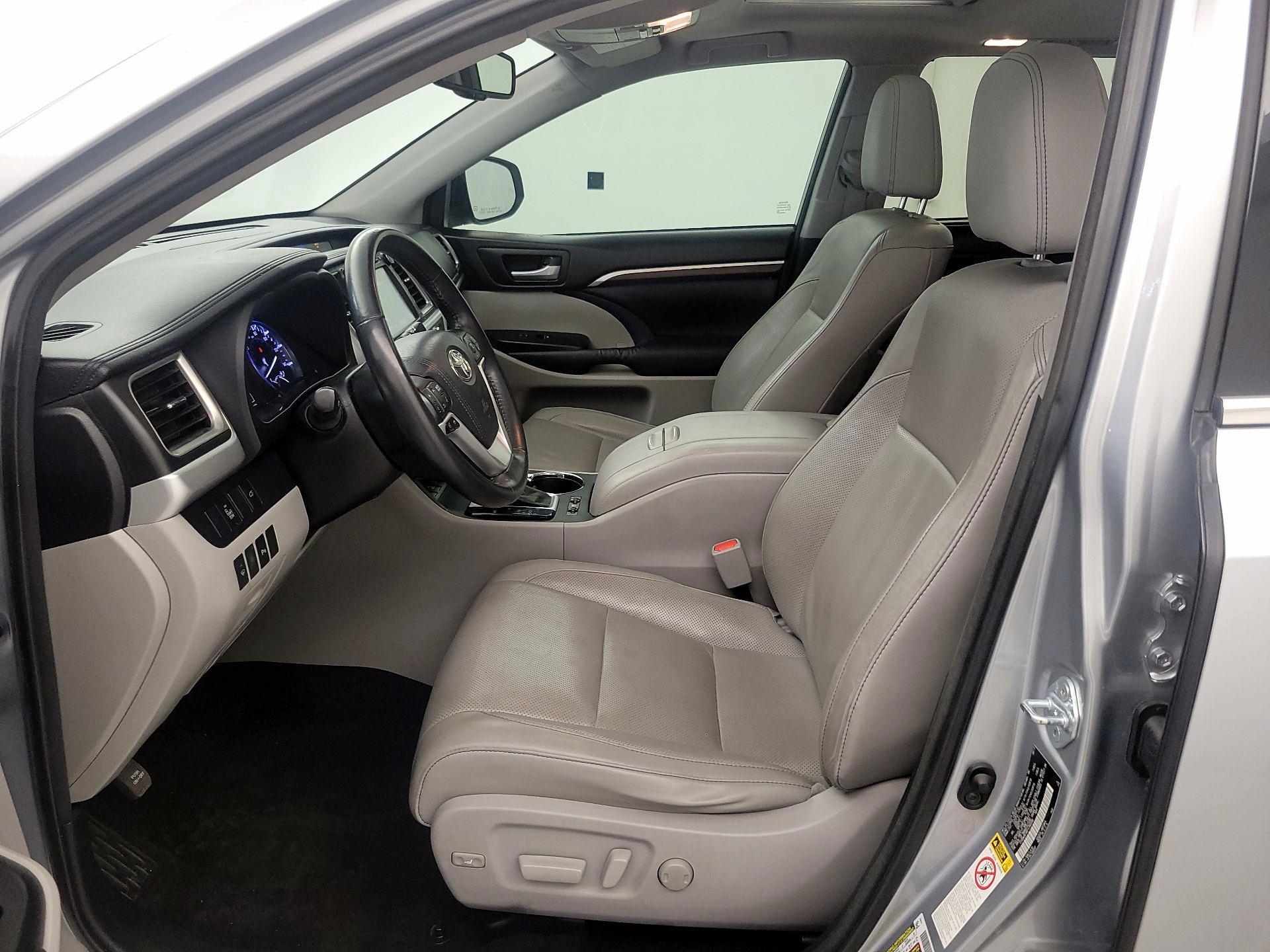 Thumbnail: 2015 Toyota Highlander - 11