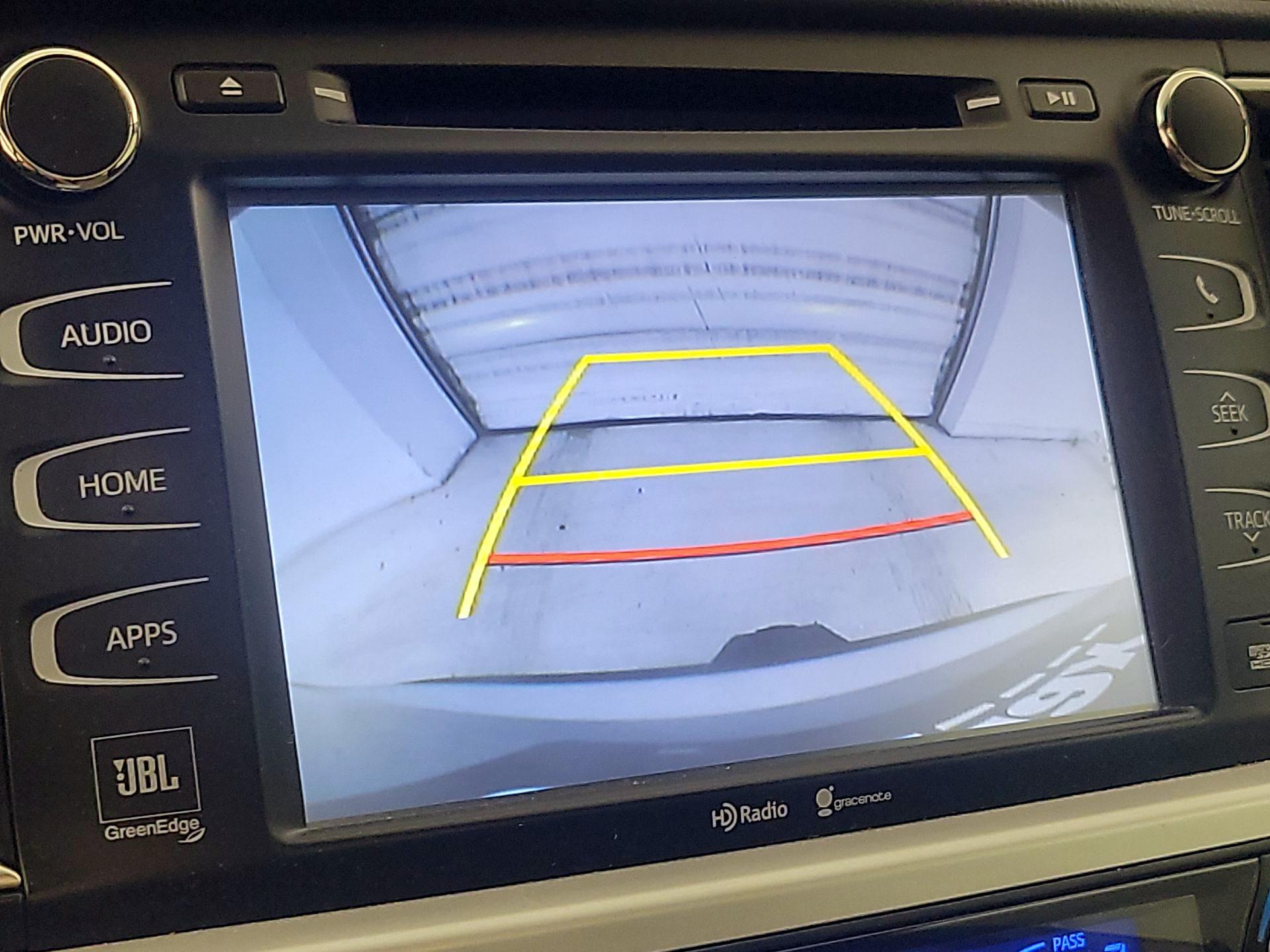 Thumbnail: 2015 Toyota Highlander - 14