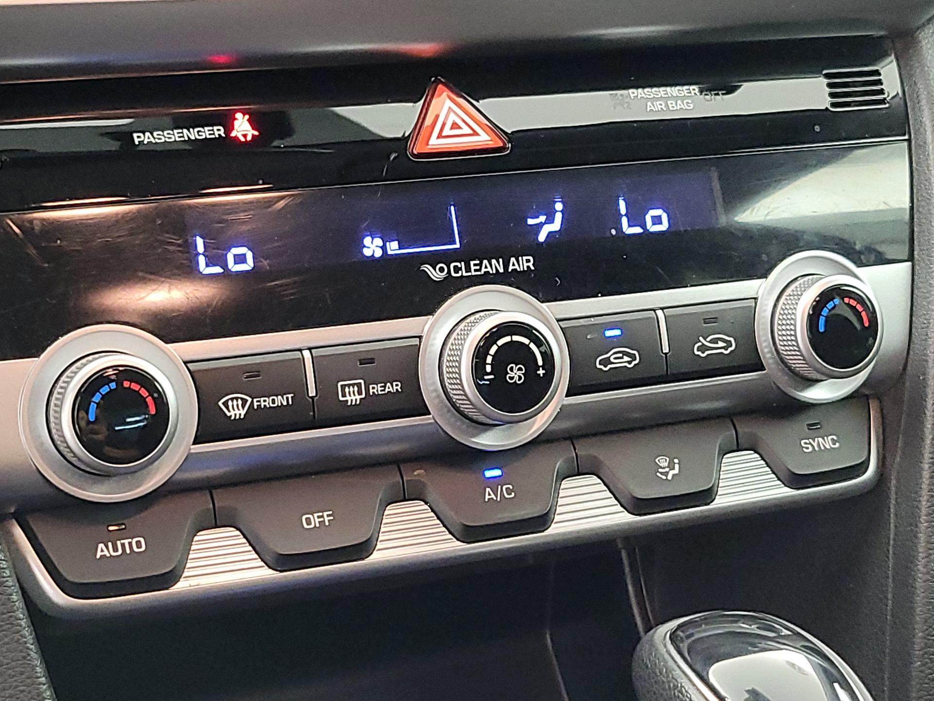 Thumbnail: 2020 Hyundai Elantra - 16