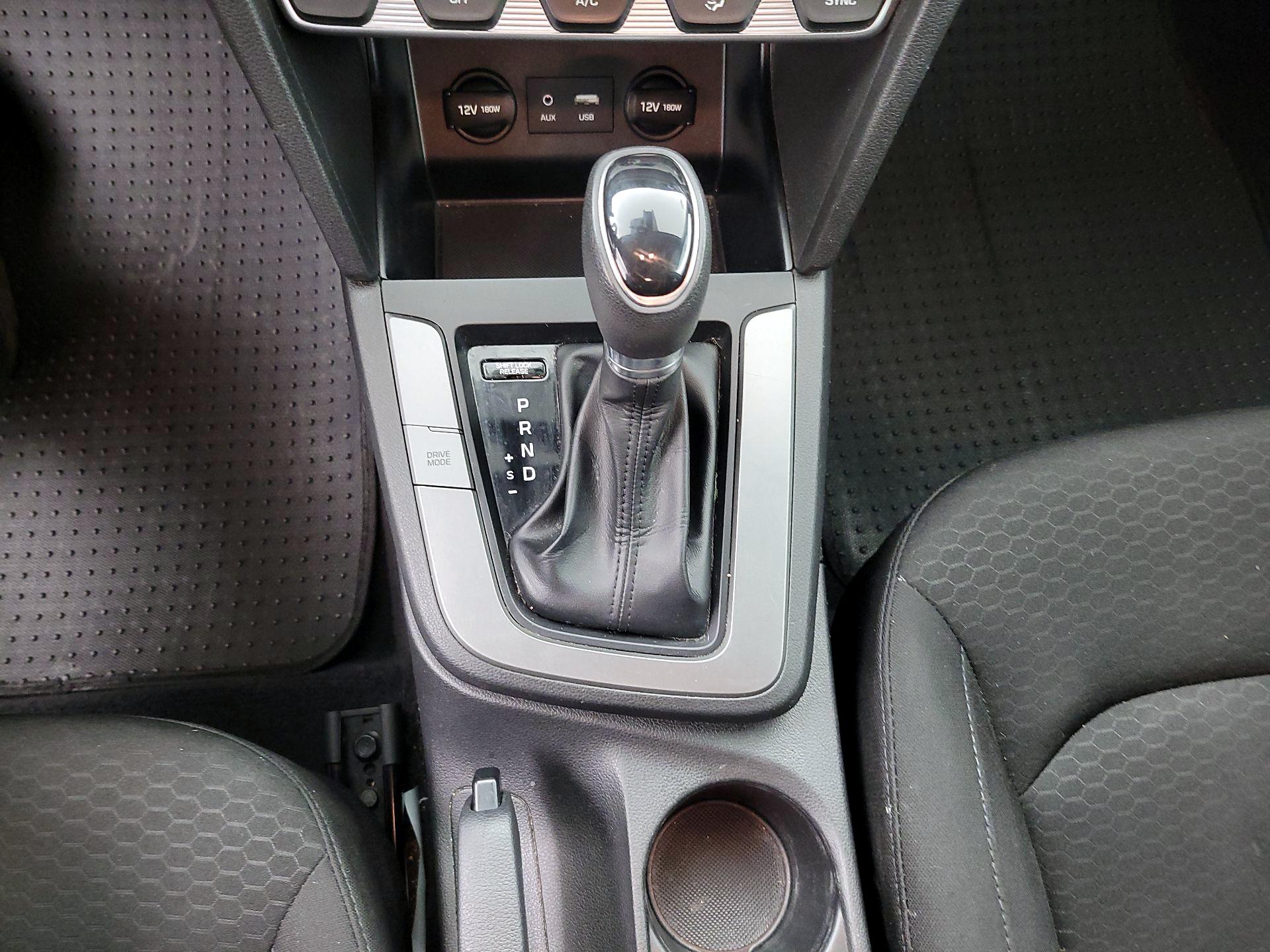Thumbnail: 2020 Hyundai Elantra - 17