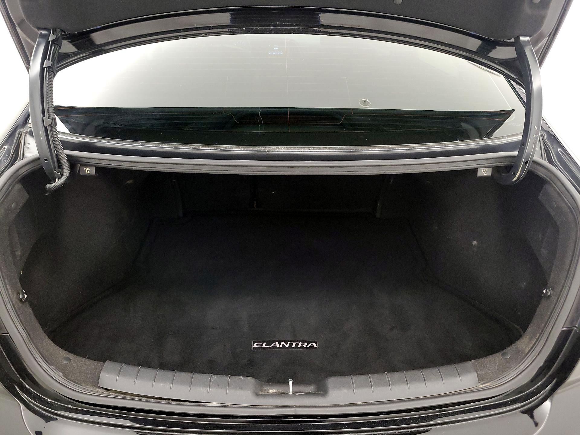 Thumbnail: 2020 Hyundai Elantra - 20
