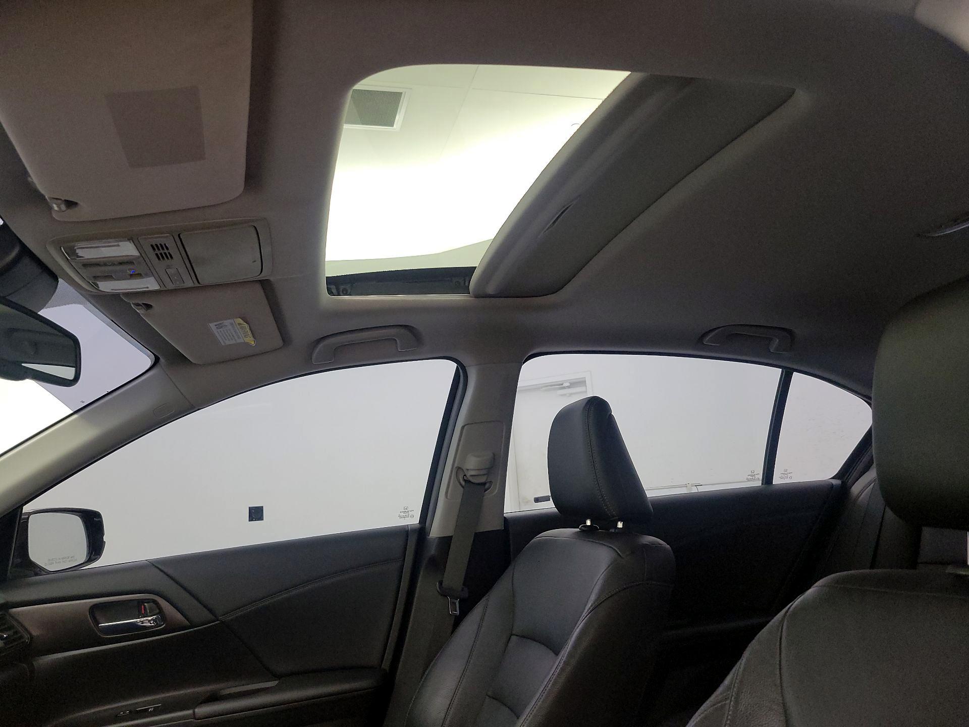 Thumbnail: 2015 Honda Accord - 19