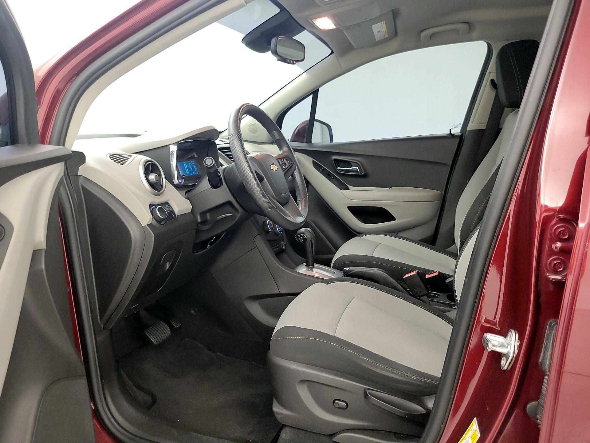 Thumbnail: 2016 Chevrolet Trax - 11