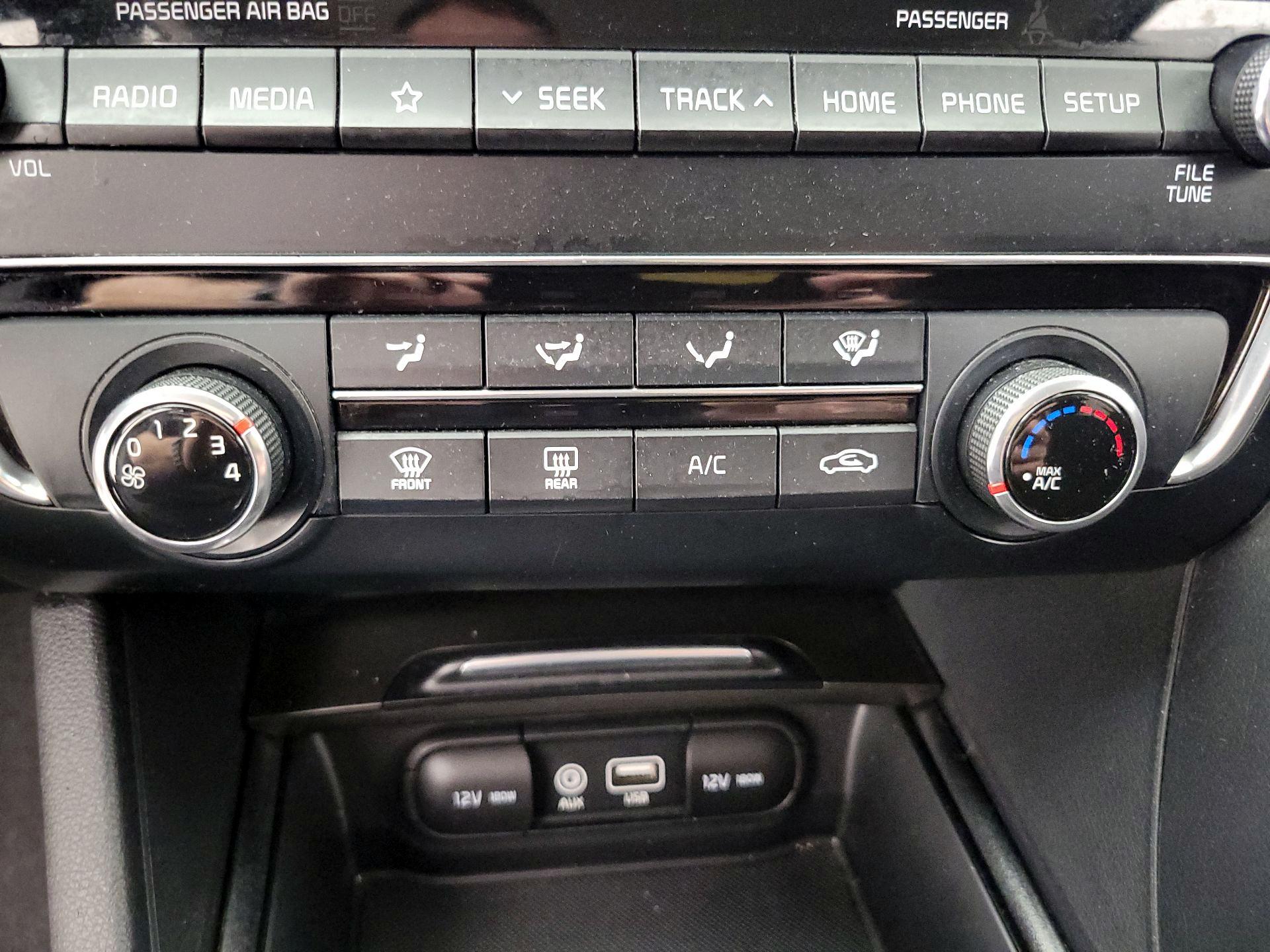 Thumbnail: 2020 Kia Optima - 16