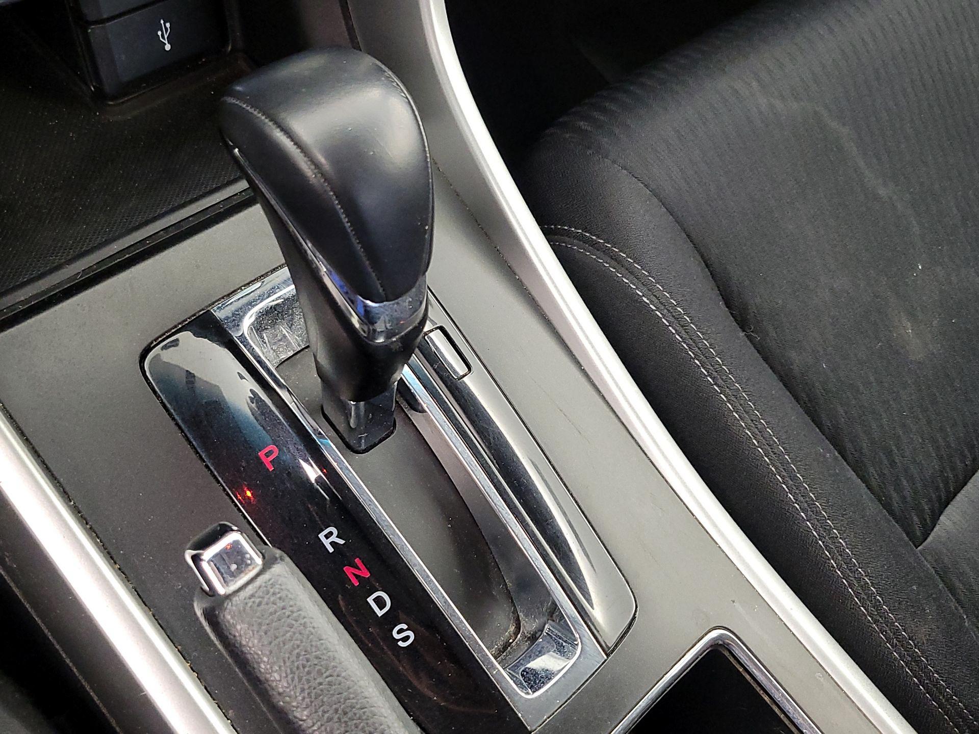Thumbnail: 2015 Honda Accord - 17