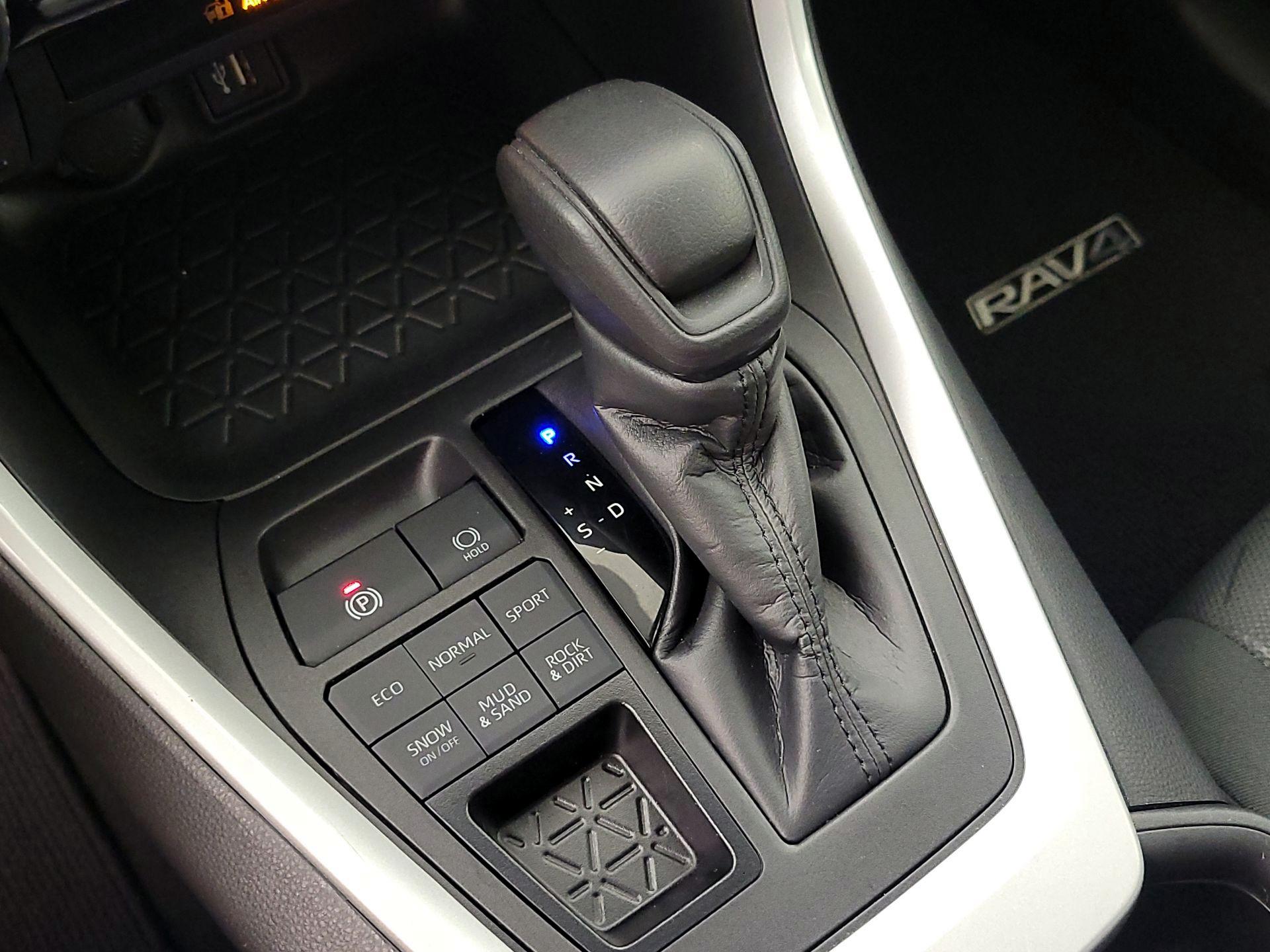 Thumbnail: 2024 Toyota RAV4 - 17