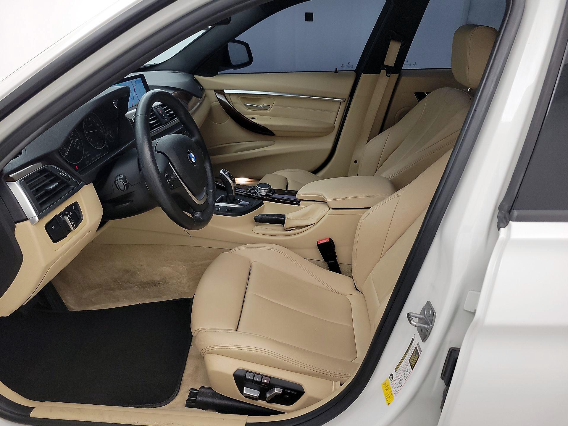 Thumbnail: 2016 BMW 3 Series - 11