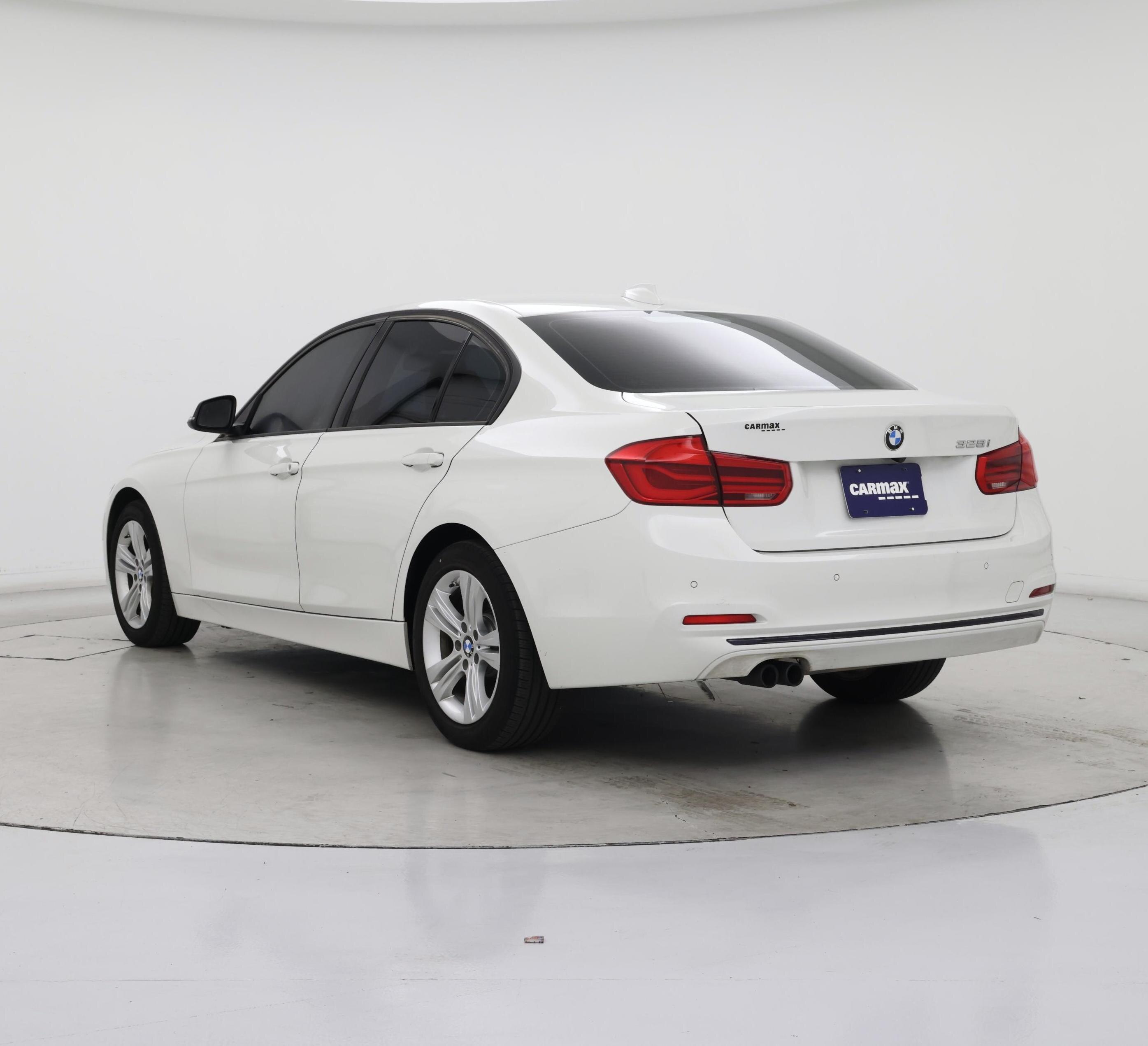 Thumbnail: 2016 BMW 3 Series - 2