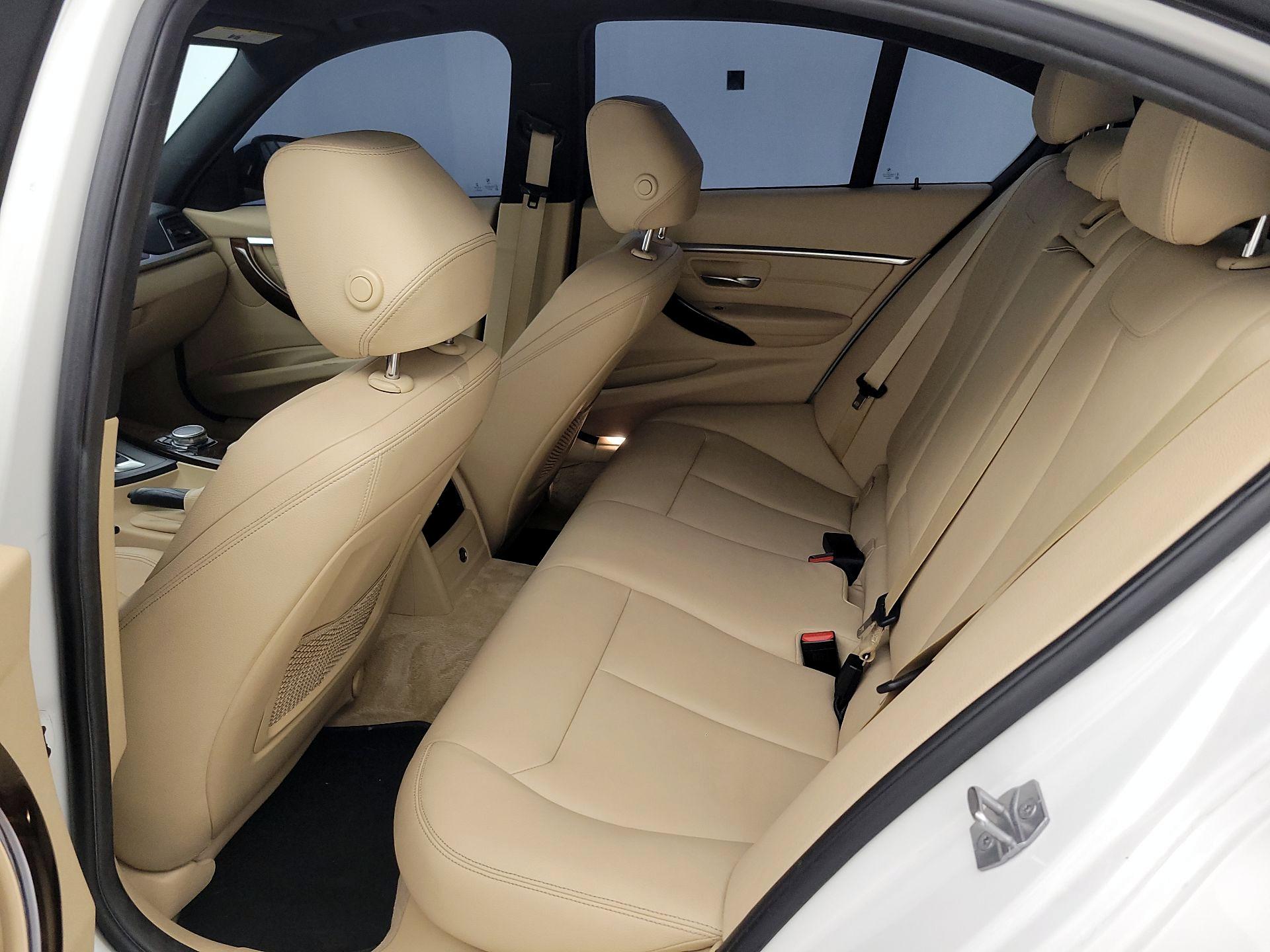 Thumbnail: 2016 BMW 3 Series - 20